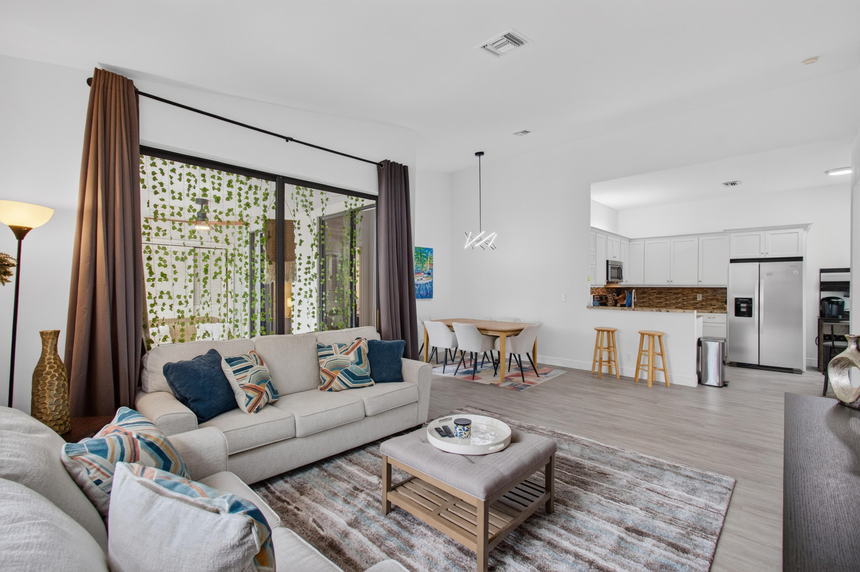 ALEXANDRA VILLAGE CONDO/PLATINA - Residential
