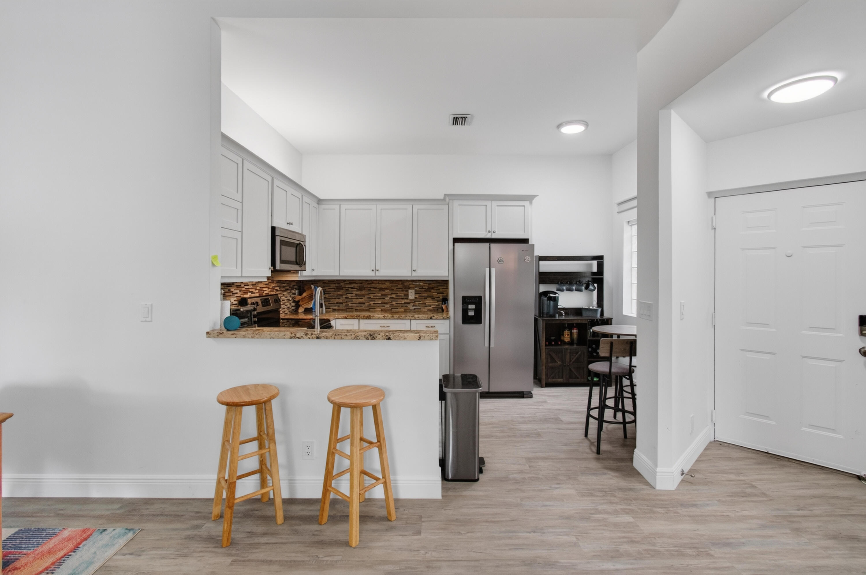 ALEXANDRA VILLAGE CONDO/PLATINA - Residential