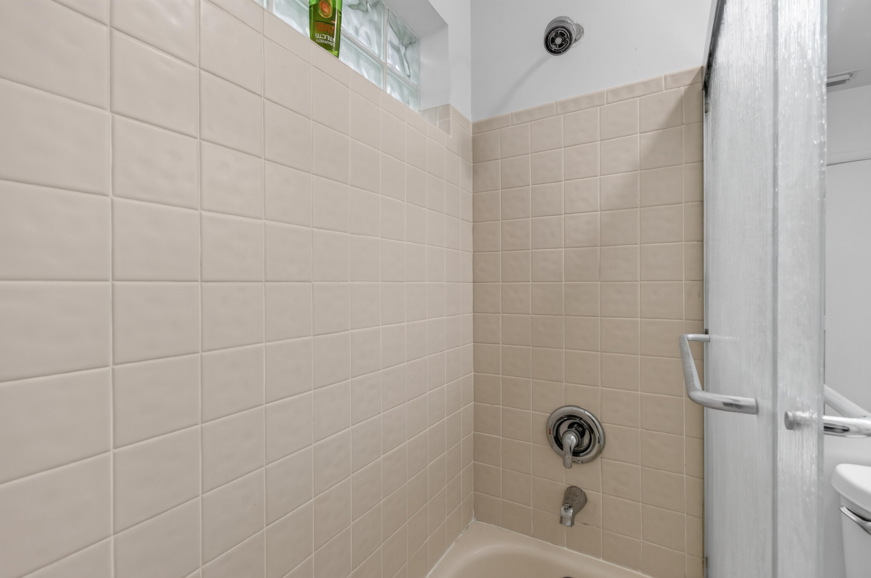 ALEXANDRA VILLAGE CONDO/PLATINA - Residential