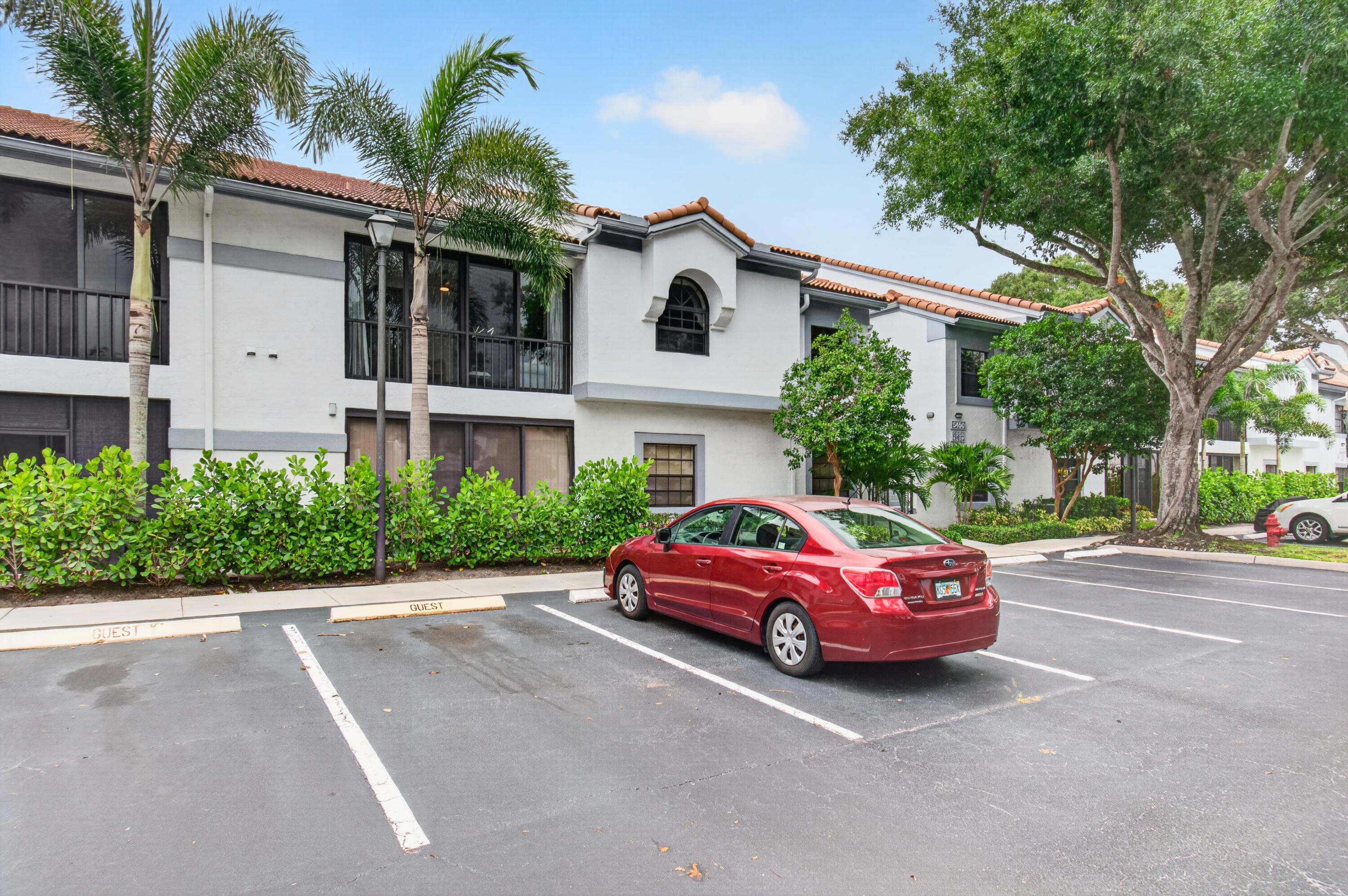 ALEXANDRA VILLAGE CONDO/PLATINA - Residential
