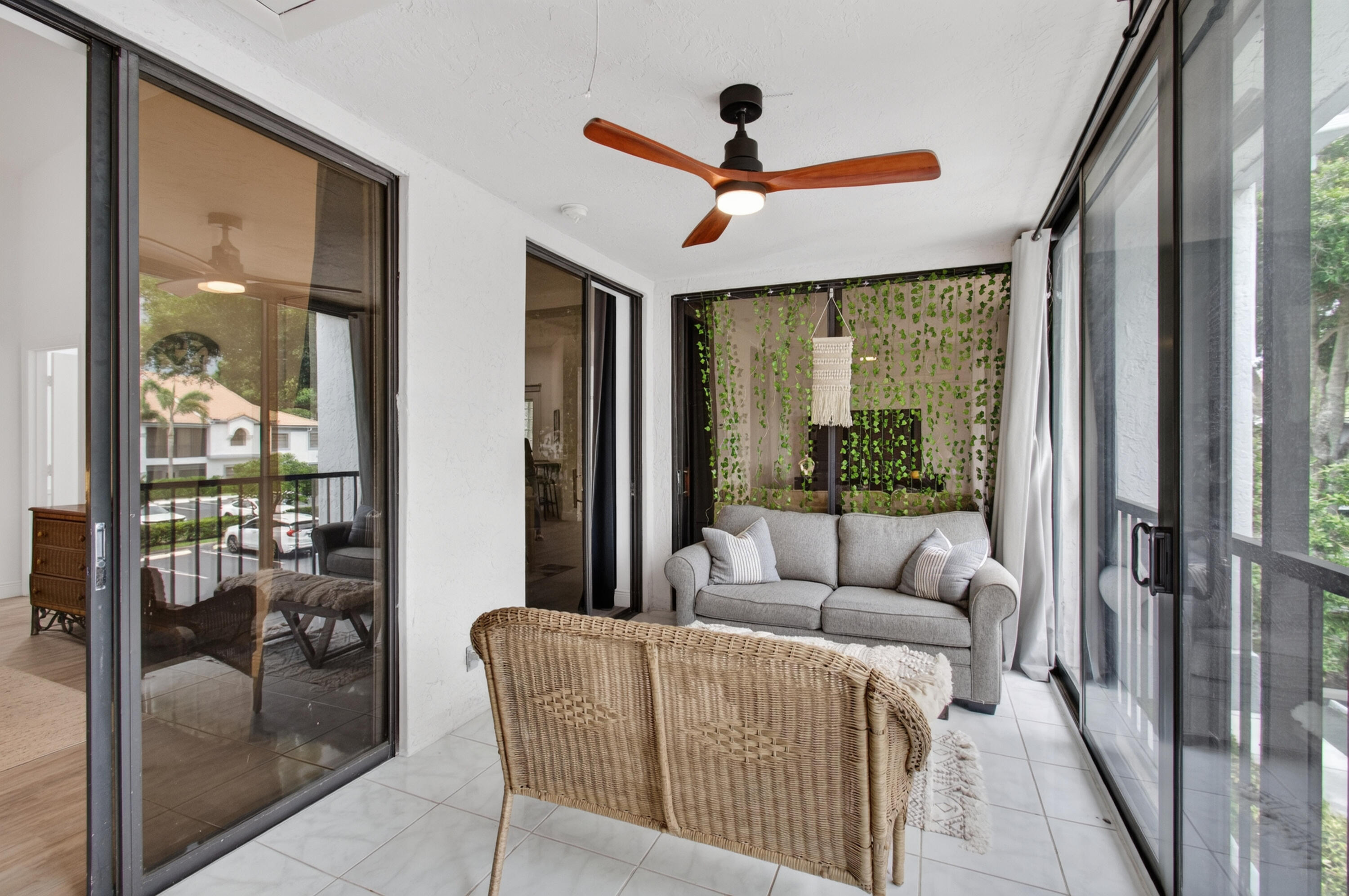 ALEXANDRA VILLAGE CONDO/PLATINA - Residential