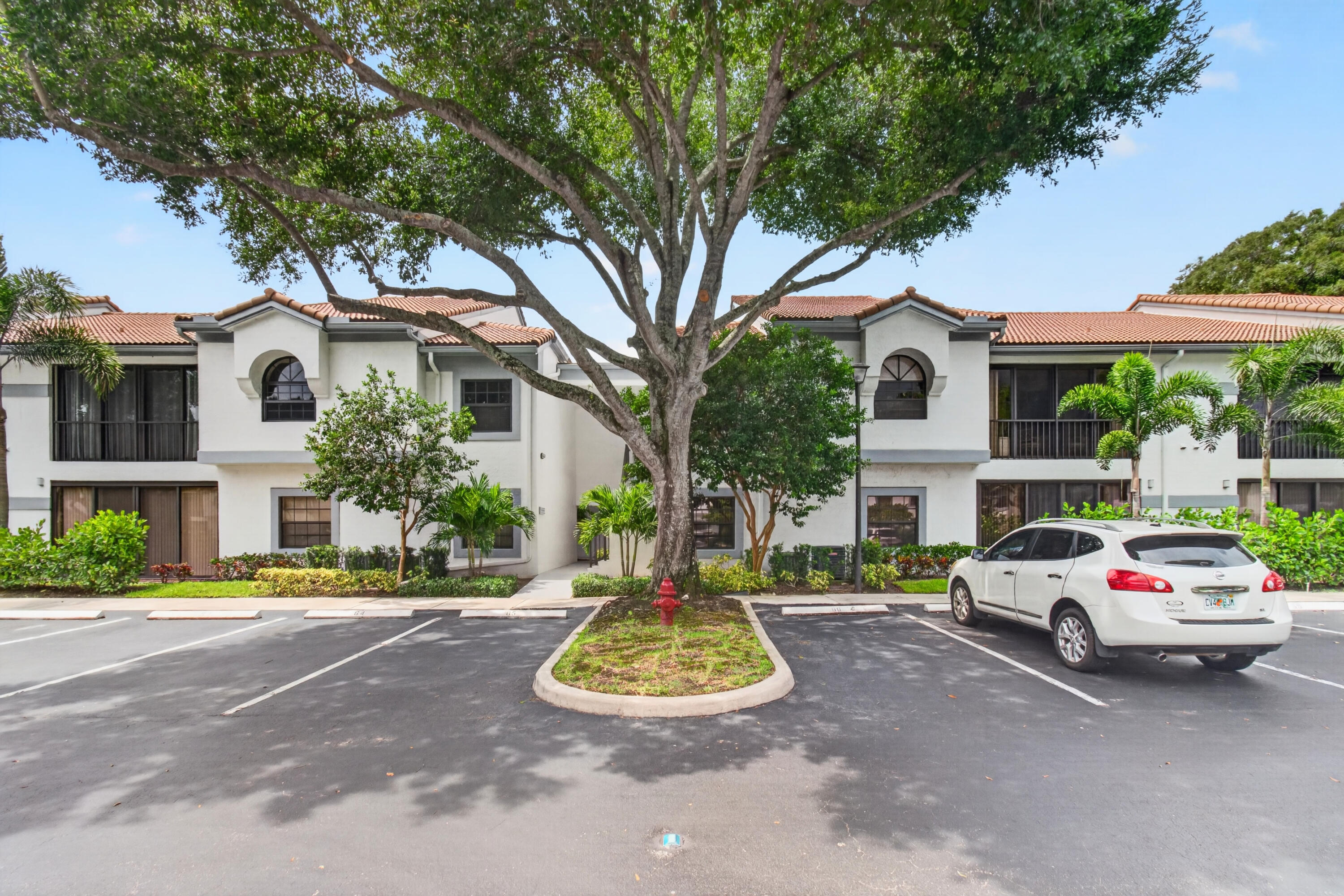 ALEXANDRA VILLAGE CONDO/PLATINA - Residential
