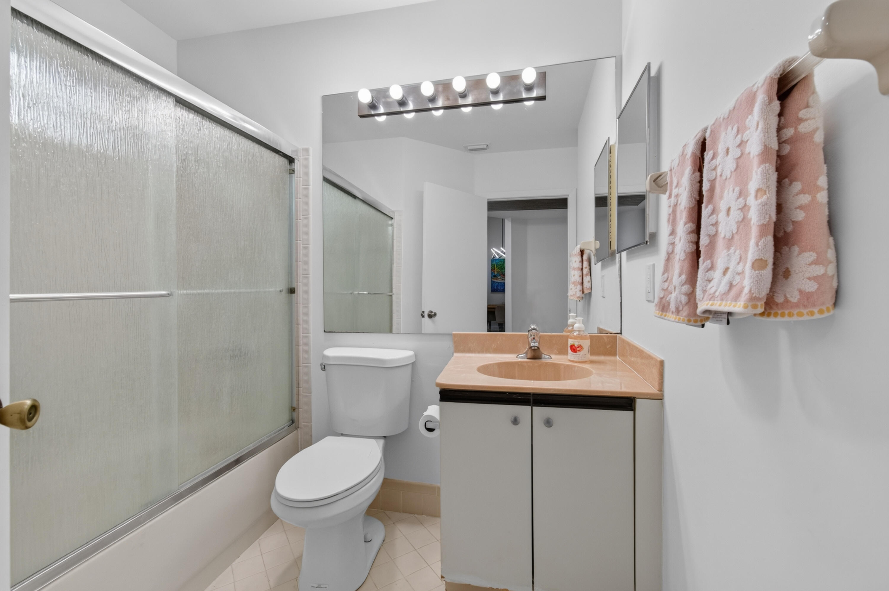 ALEXANDRA VILLAGE CONDO/PLATINA - Residential