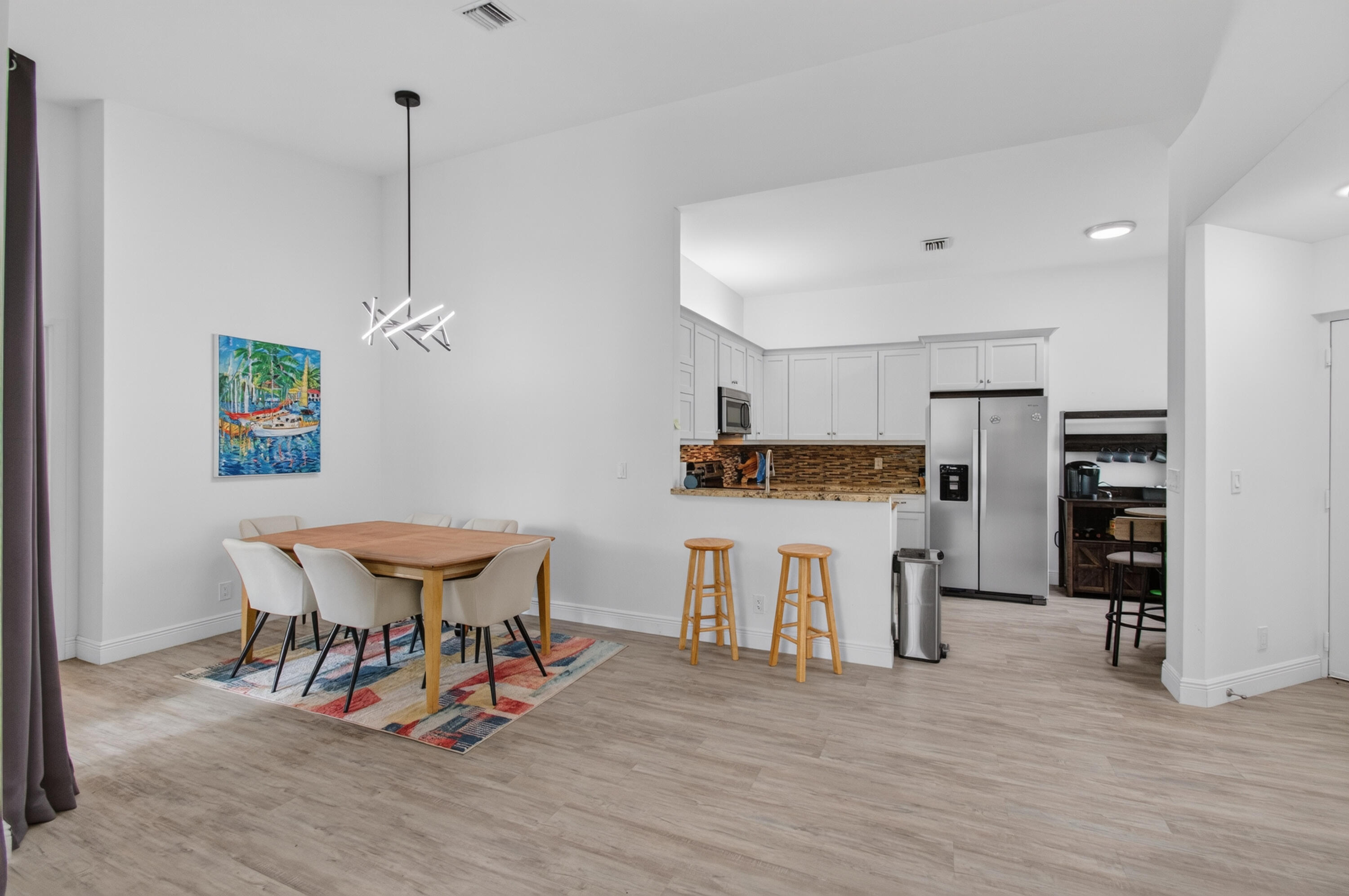 ALEXANDRA VILLAGE CONDO/PLATINA - Residential