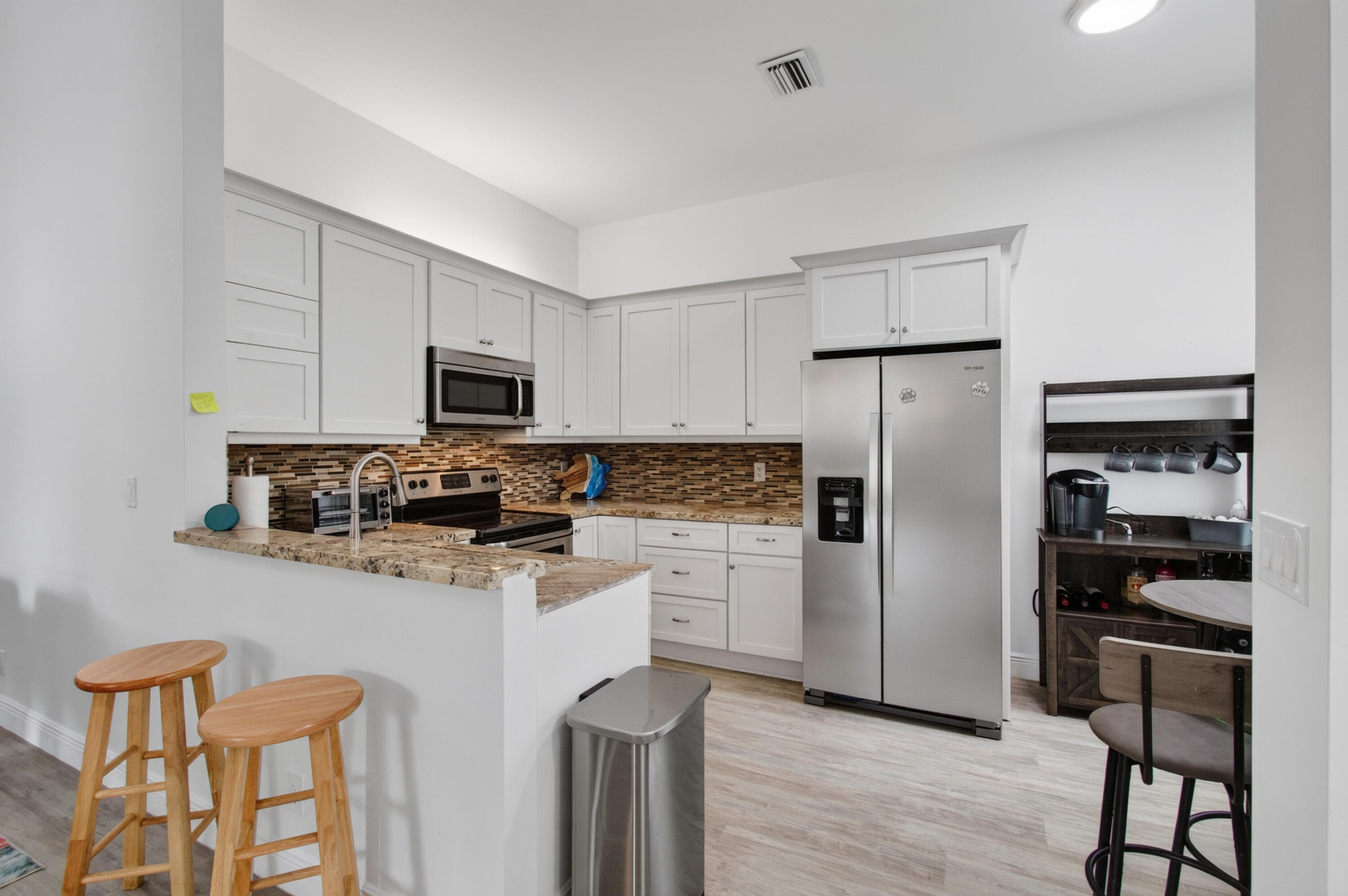 ALEXANDRA VILLAGE CONDO/PLATINA - Residential