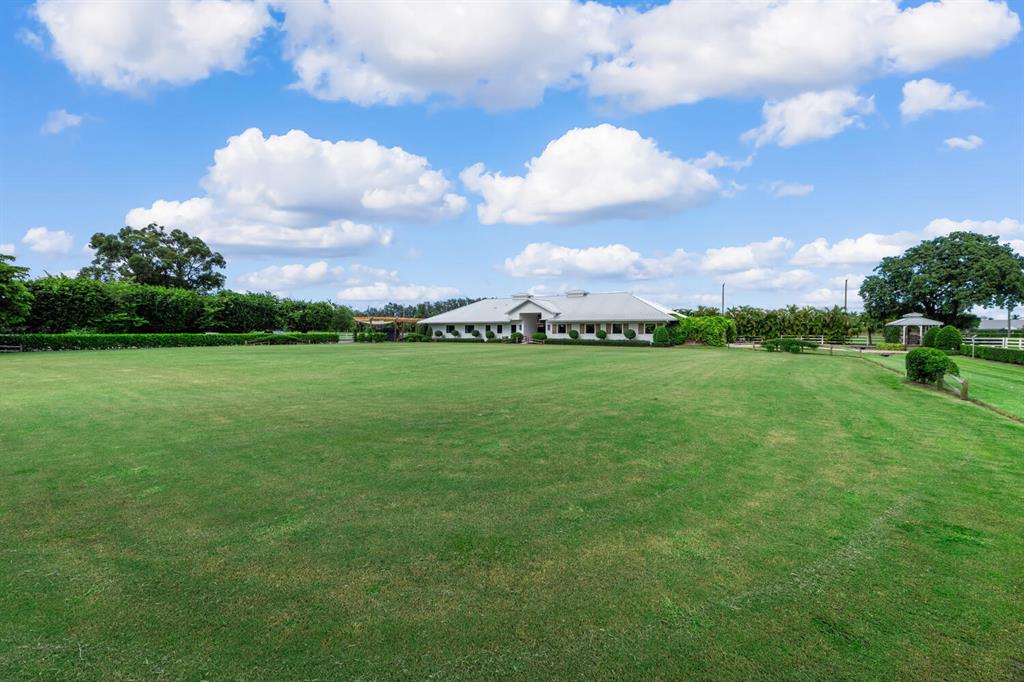 PALM BEACH POINT - Residential