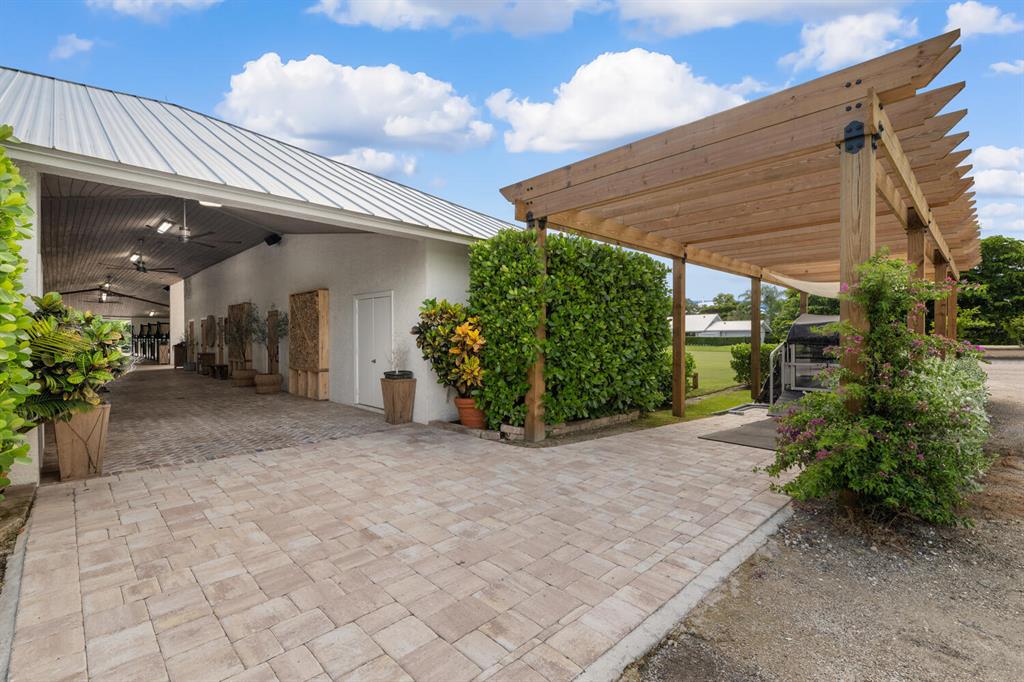 PALM BEACH POINT - Residential