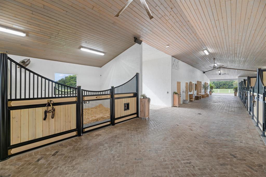 PALM BEACH POINT - Residential