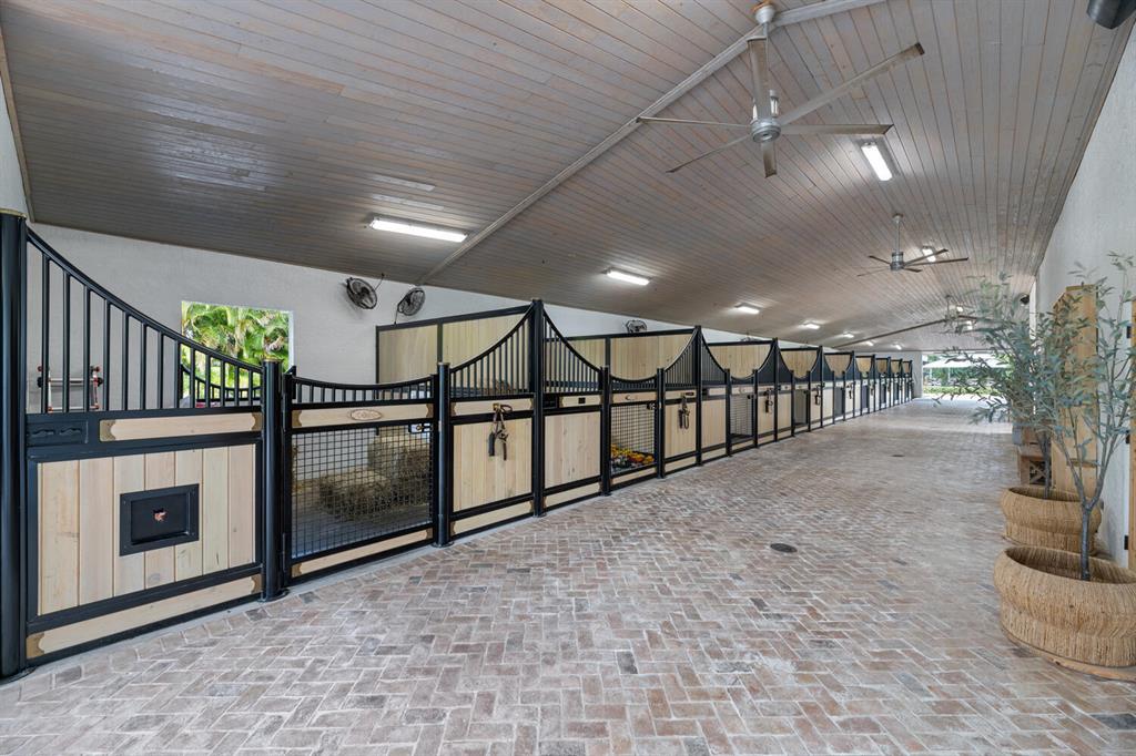 PALM BEACH POINT - Residential