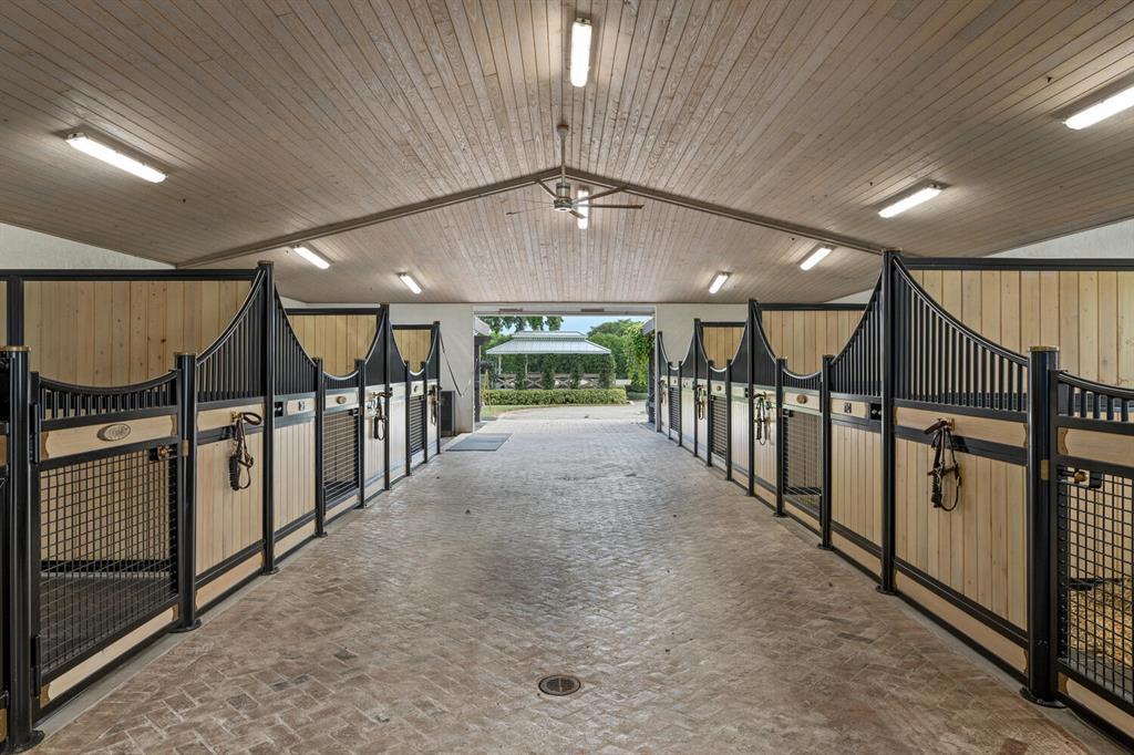 PALM BEACH POINT - Residential