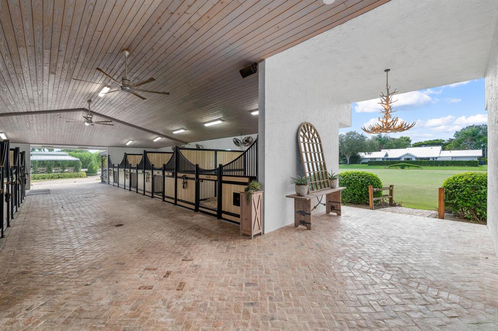 PALM BEACH POINT - Residential