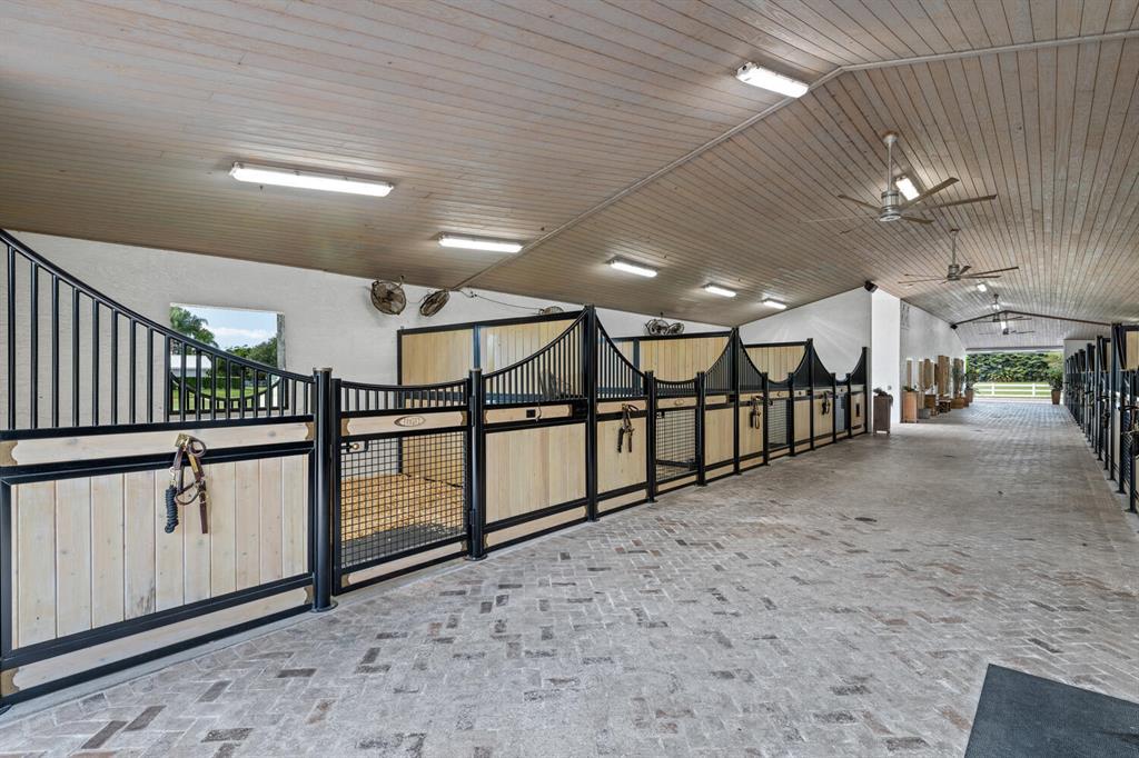 PALM BEACH POINT - Residential