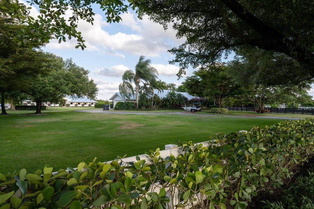 PALM BEACH POINT - Residential