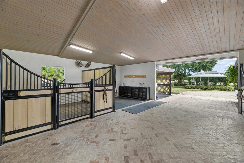 PALM BEACH POINT - Residential