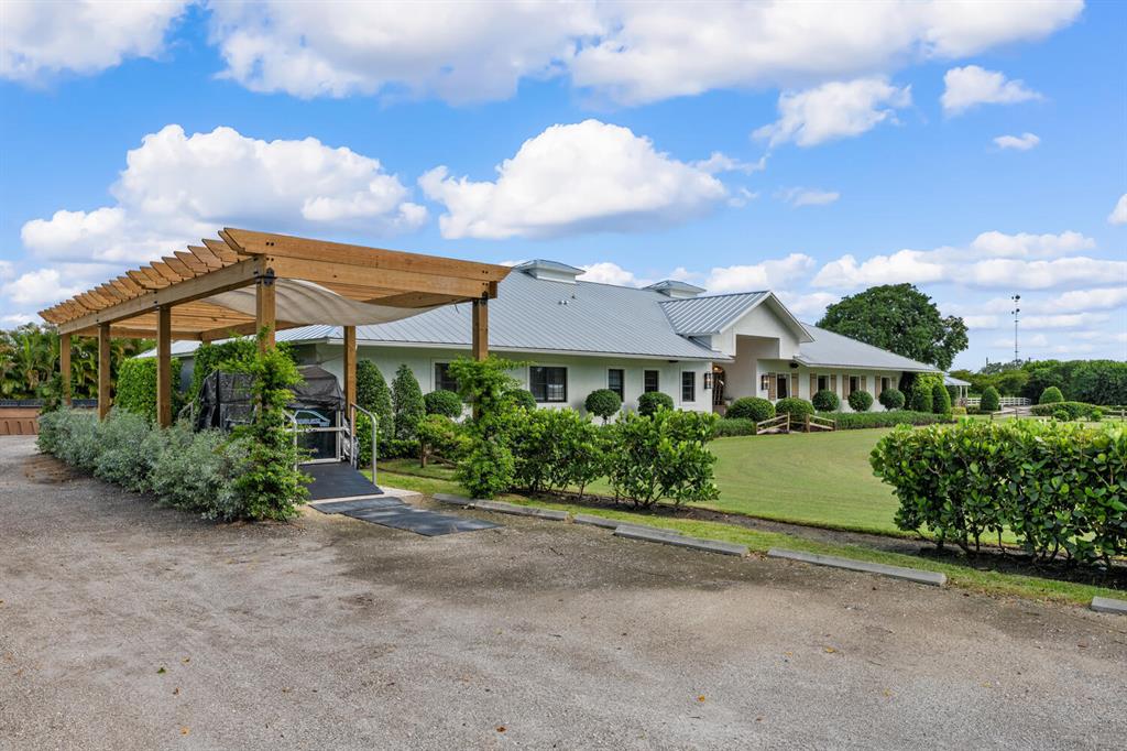 PALM BEACH POINT - Residential