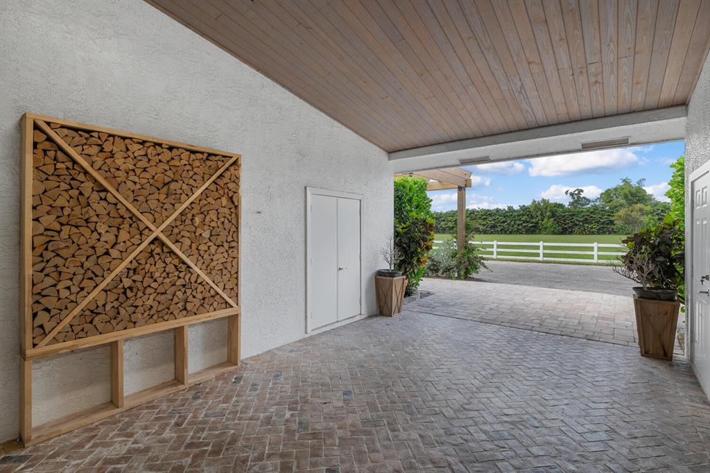 PALM BEACH POINT - Residential