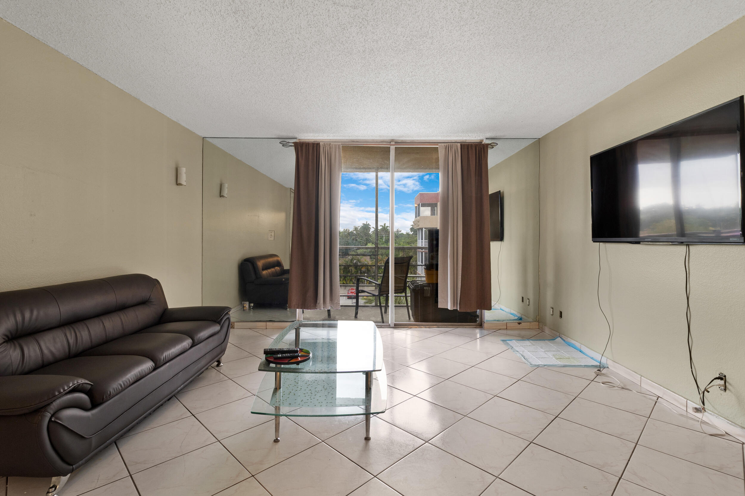 POLYNESIAN GARDENS CONDOMINIUM - Residential