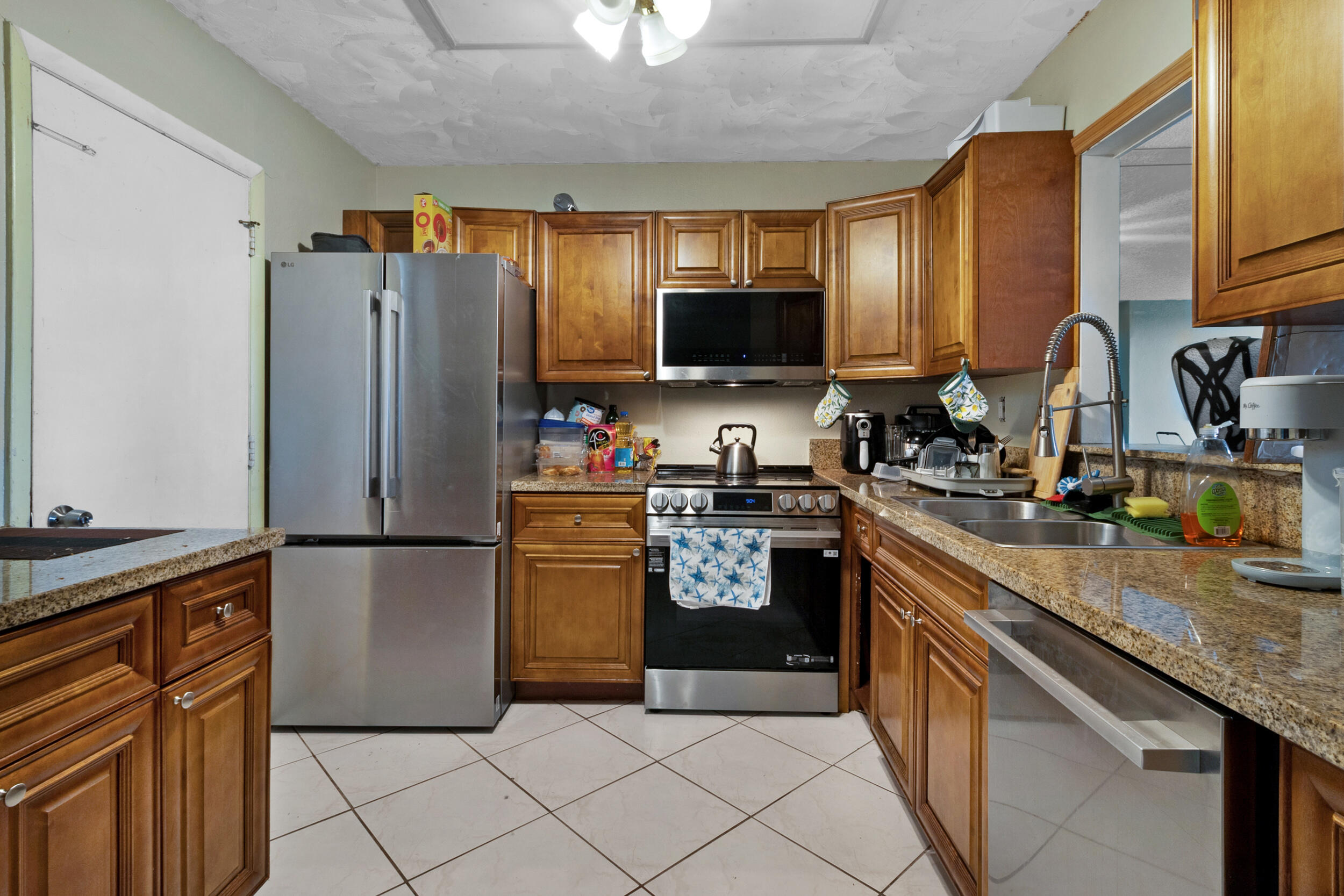 POLYNESIAN GARDENS CONDOMINIUM - Residential