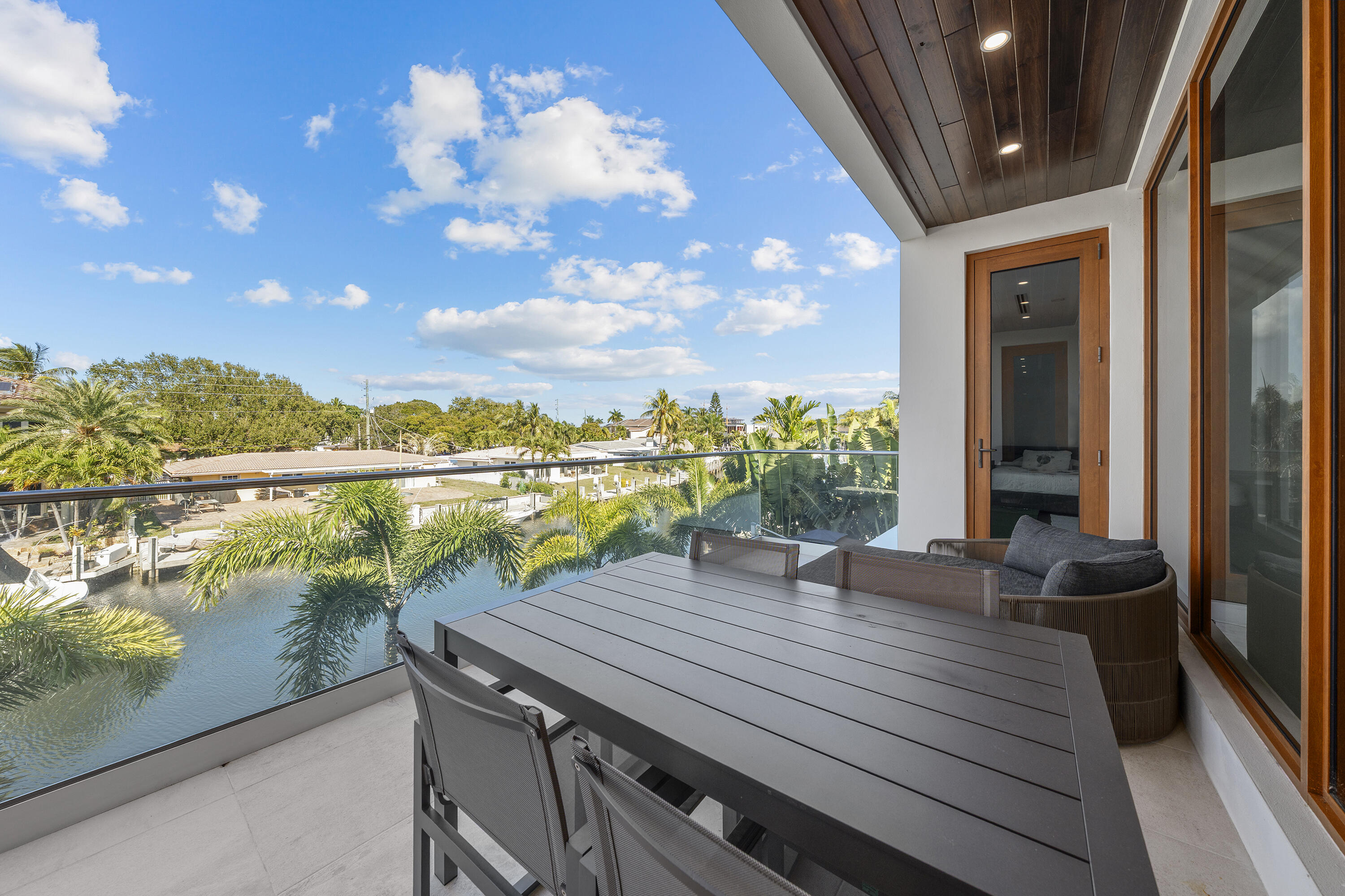 CORAL KEY VILLAS 2ND SEC - Residential