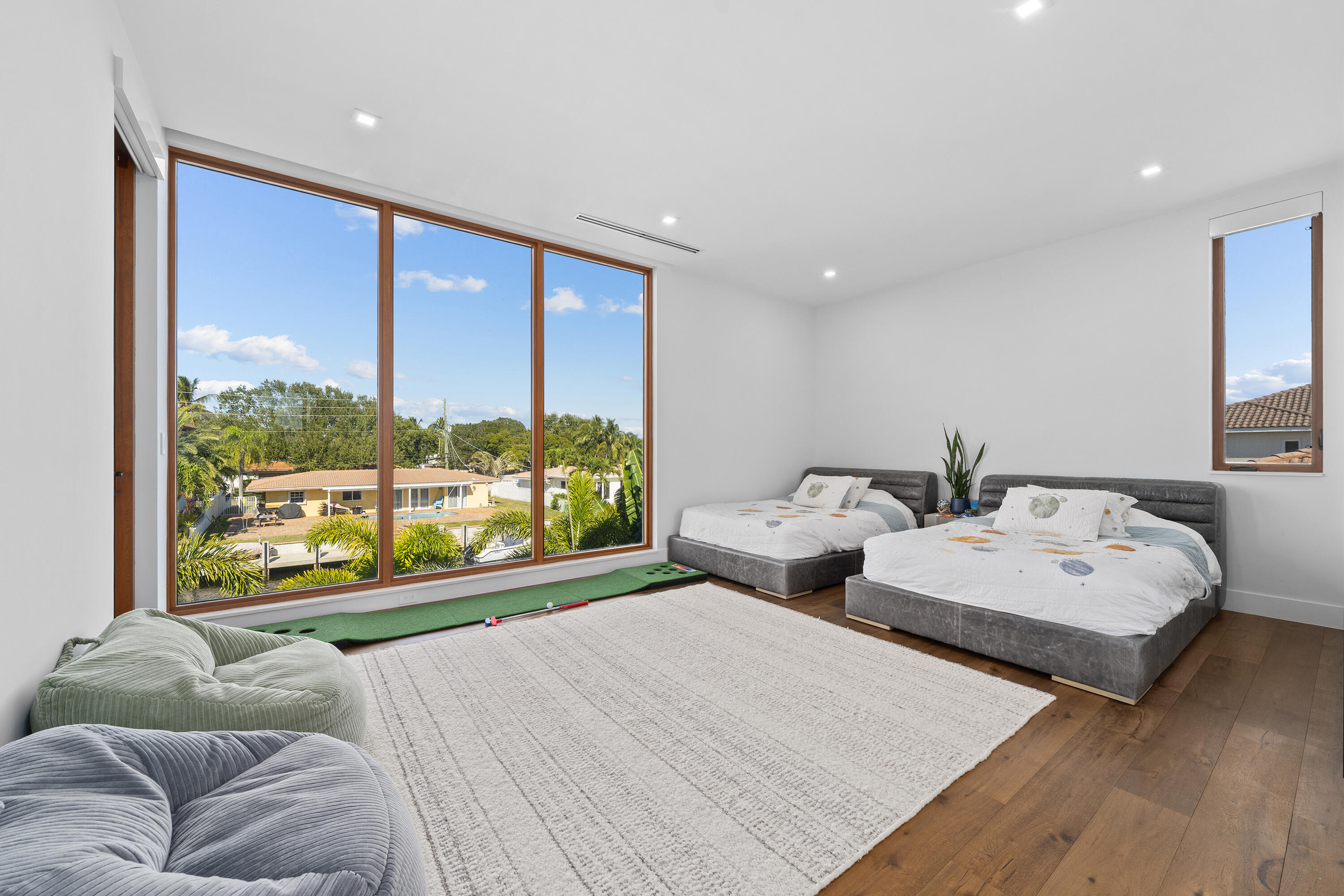 CORAL KEY VILLAS 2ND SEC - Residential