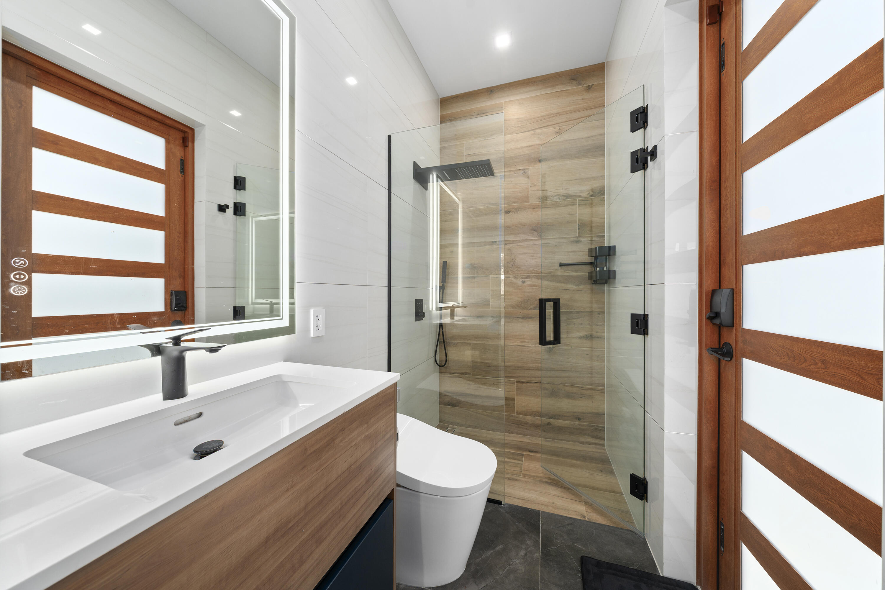 CORAL KEY VILLAS 2ND SEC - Residential
