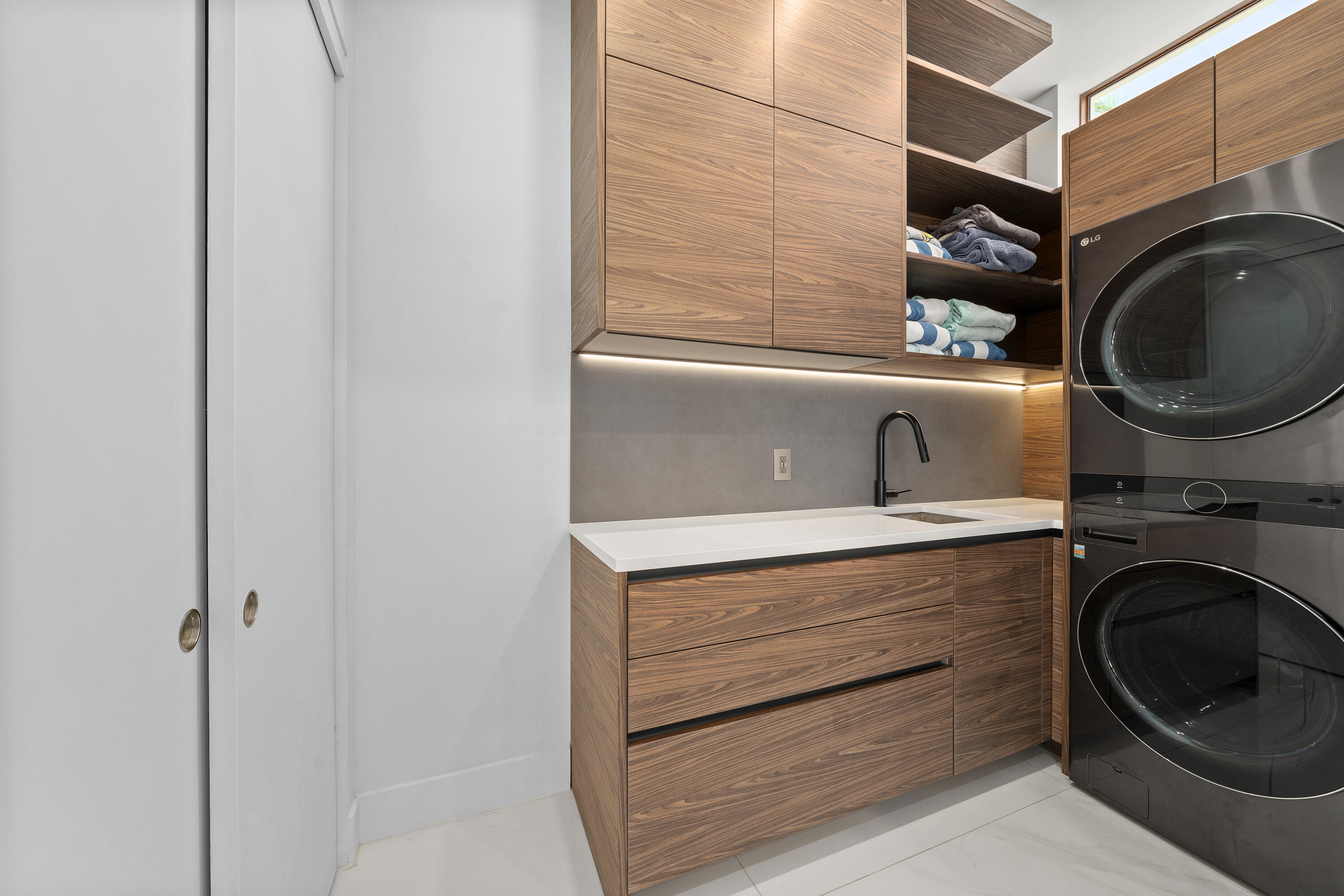 CORAL KEY VILLAS 2ND SEC - Residential