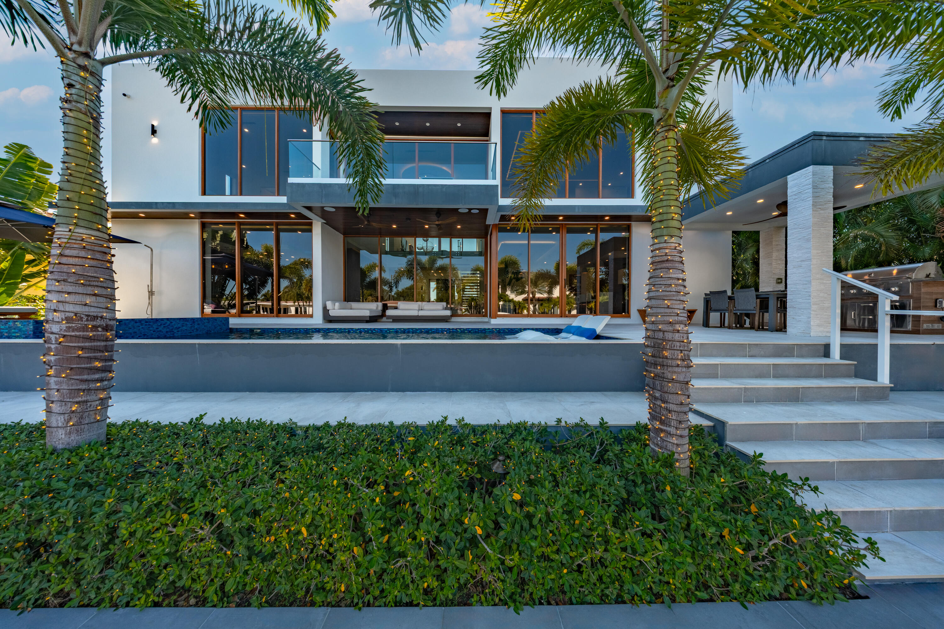 CORAL KEY VILLAS 2ND SEC - Residential