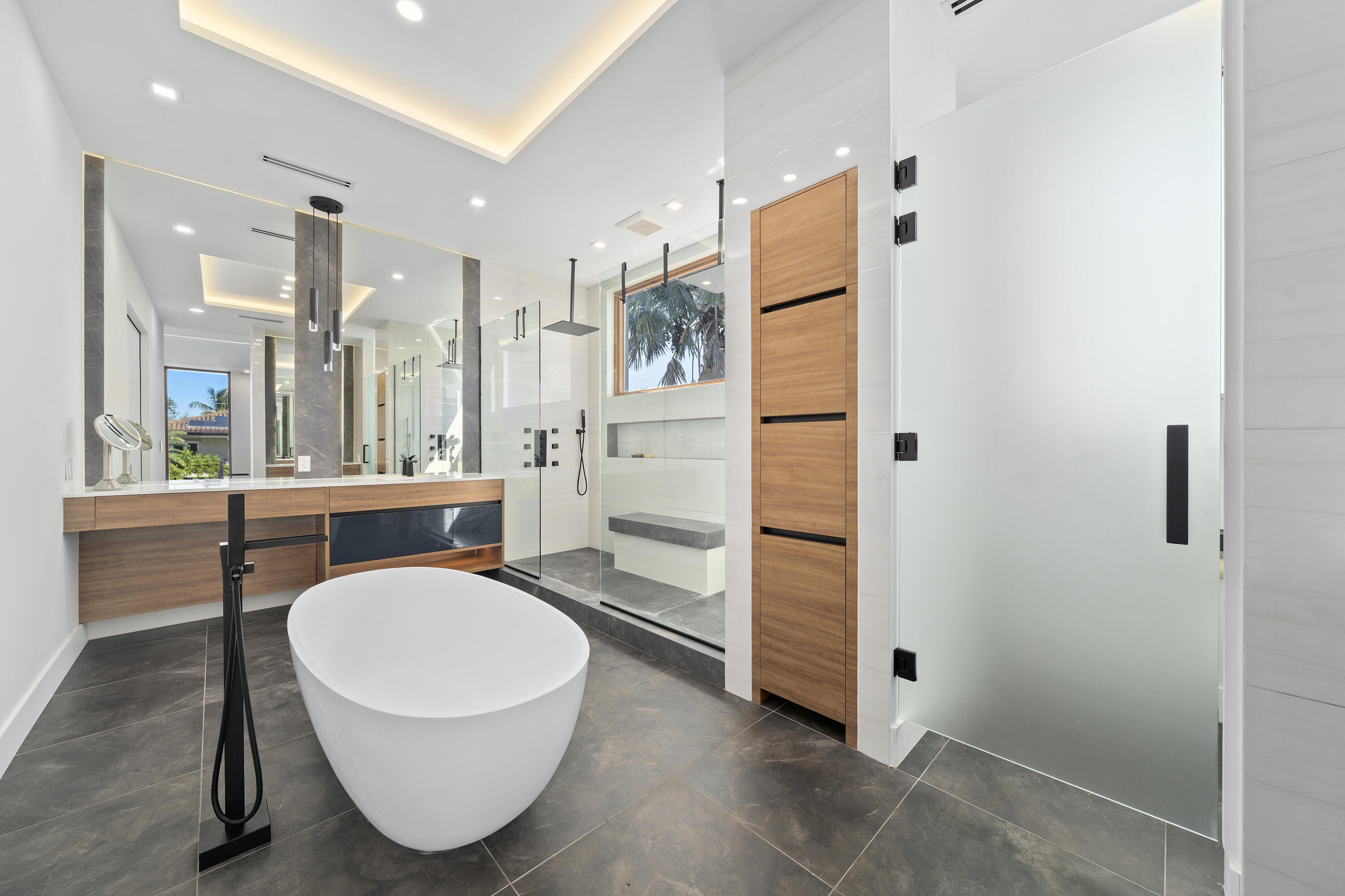 CORAL KEY VILLAS 2ND SEC - Residential