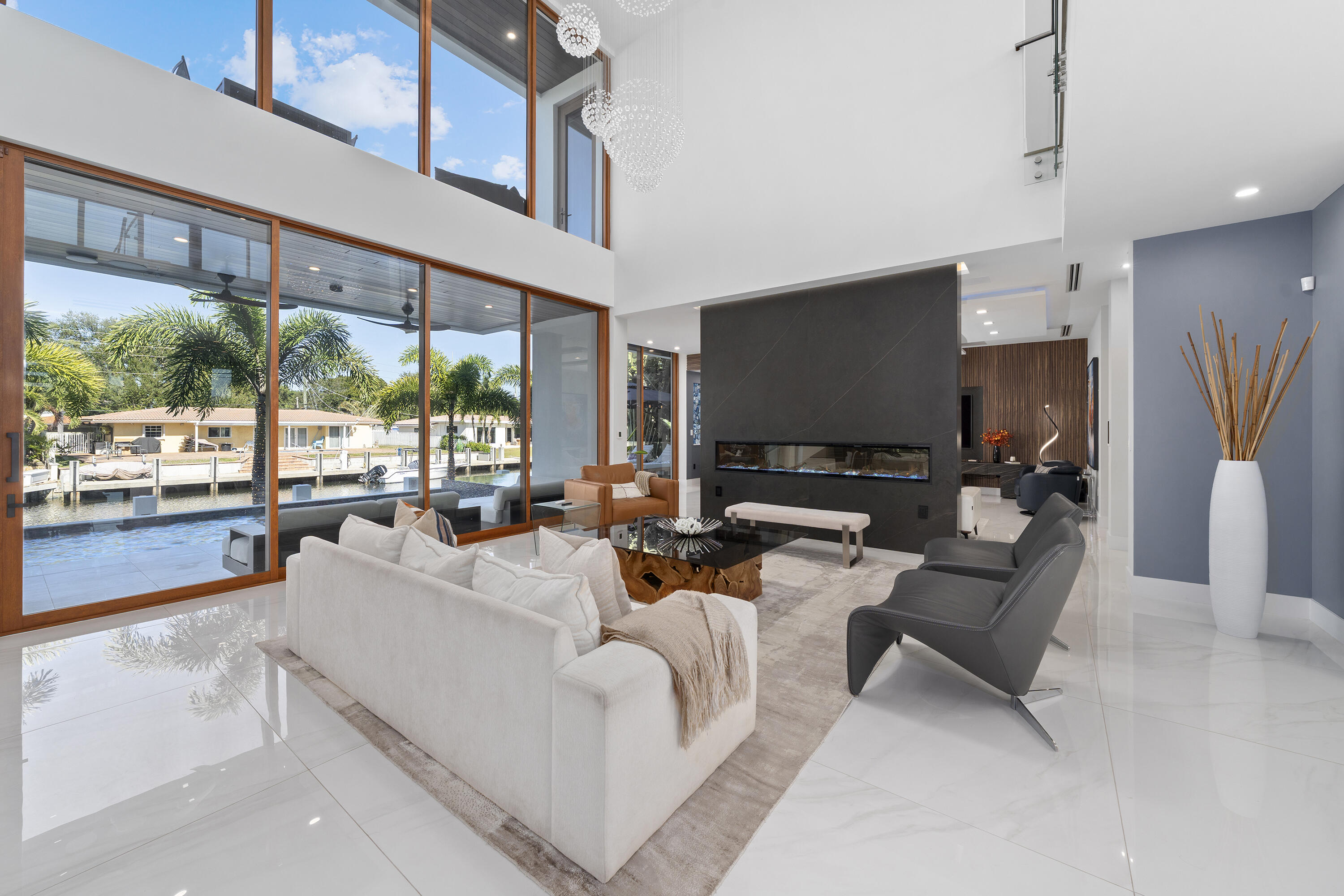 CORAL KEY VILLAS 2ND SEC - Residential
