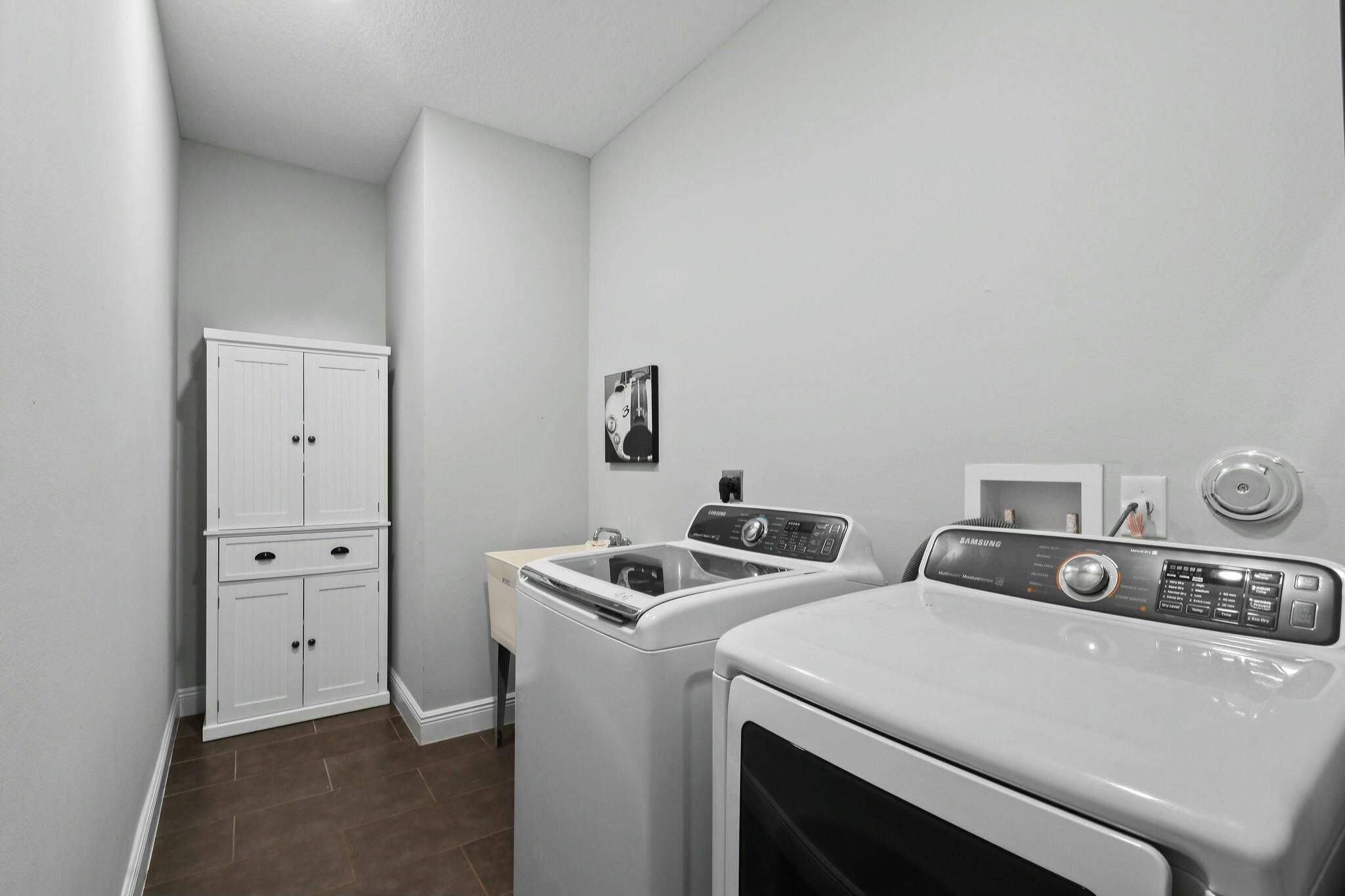 PORT ST LUCIE SECTION 7 - Residential Lease