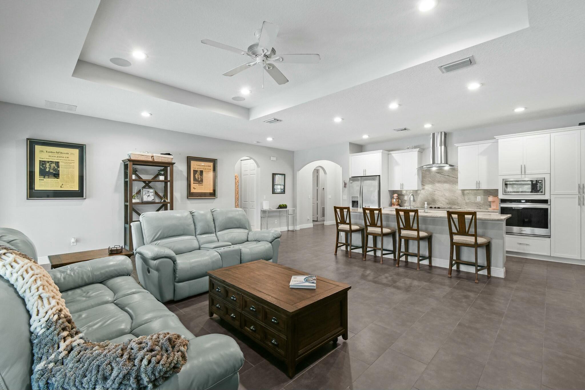 PORT ST LUCIE SECTION 7 - Residential Lease