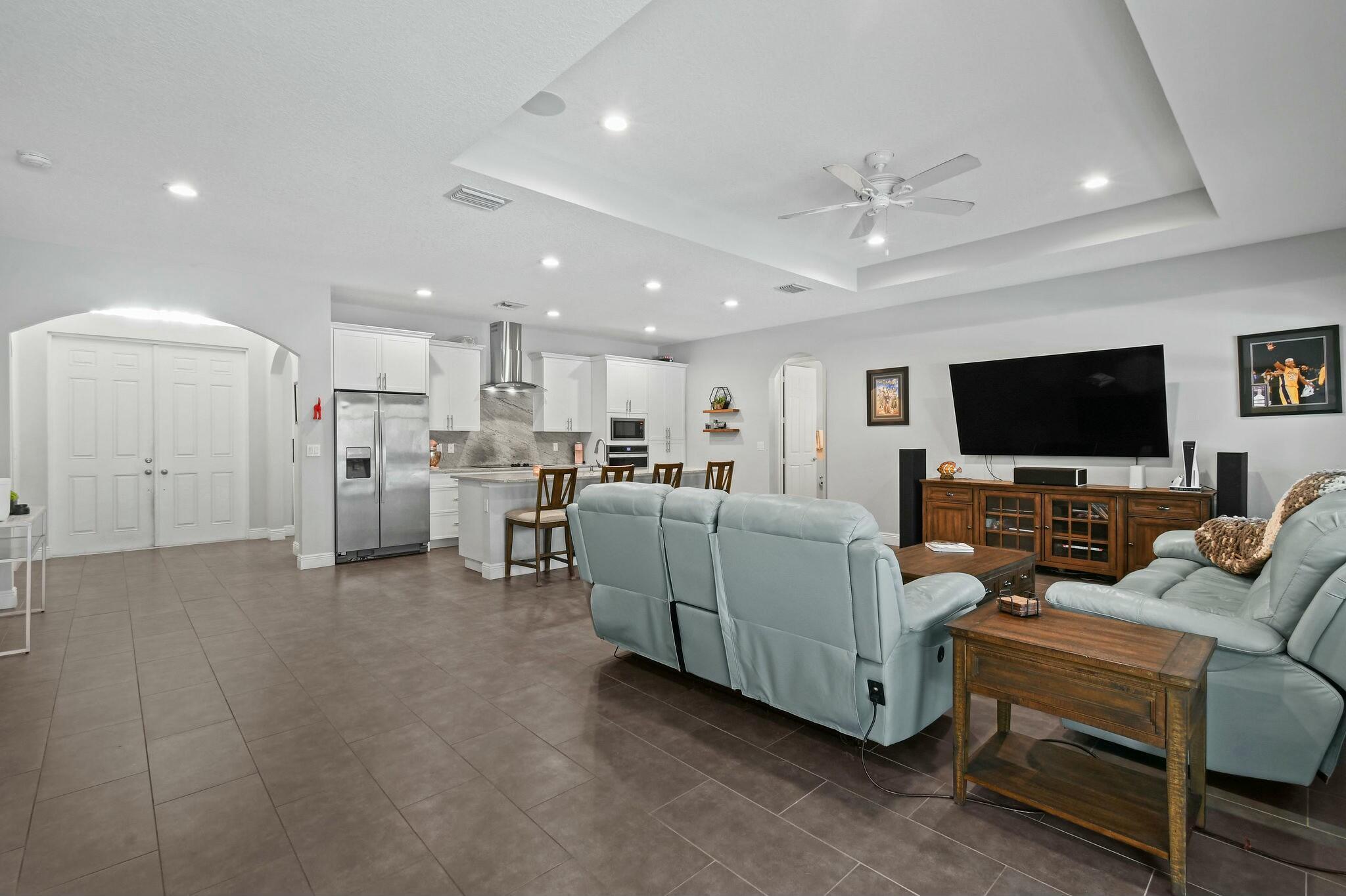 PORT ST LUCIE SECTION 7 - Residential Lease