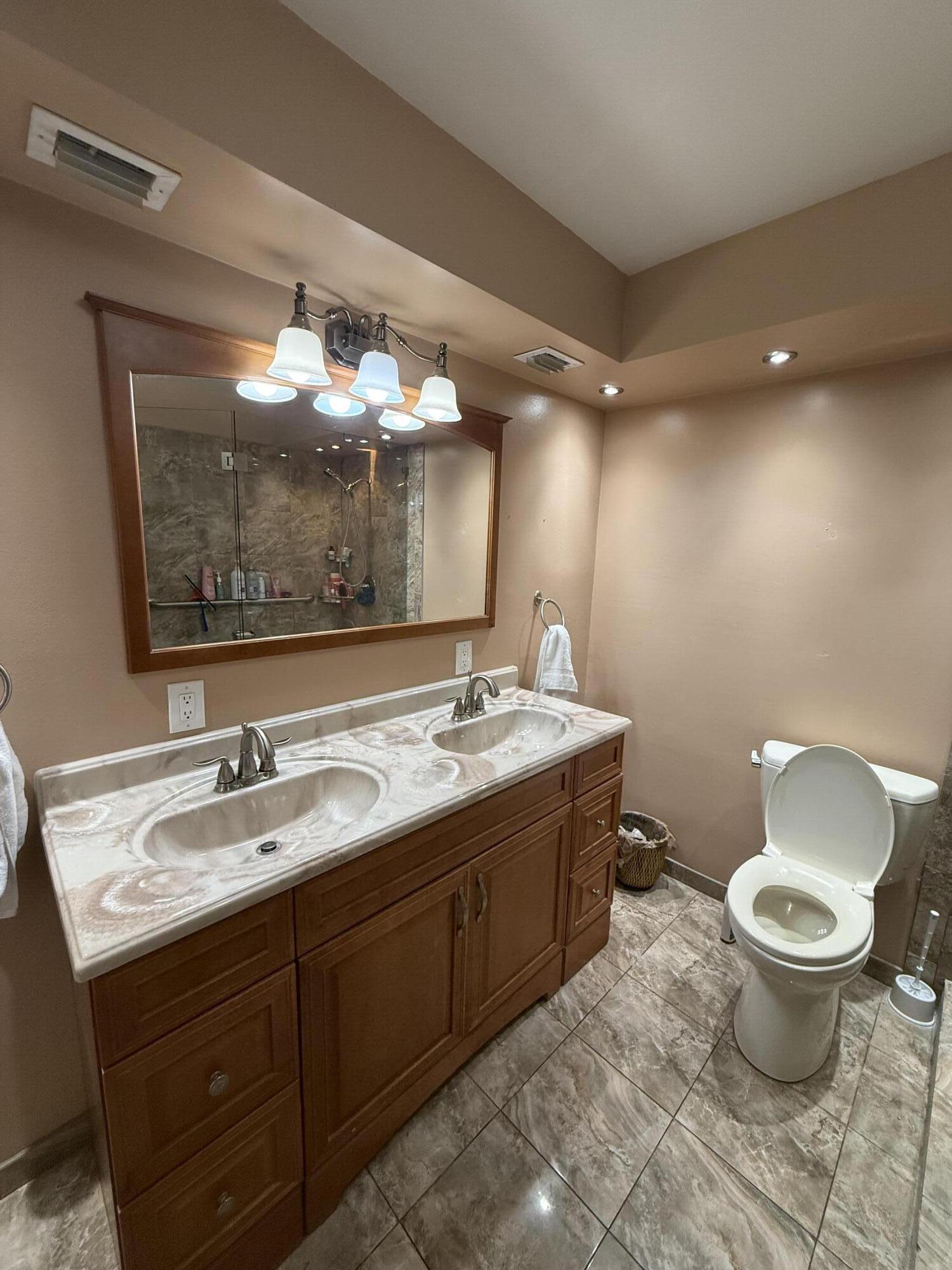 ROLLING HILLS GOLF AND TENNIS #1 - Residential Lease