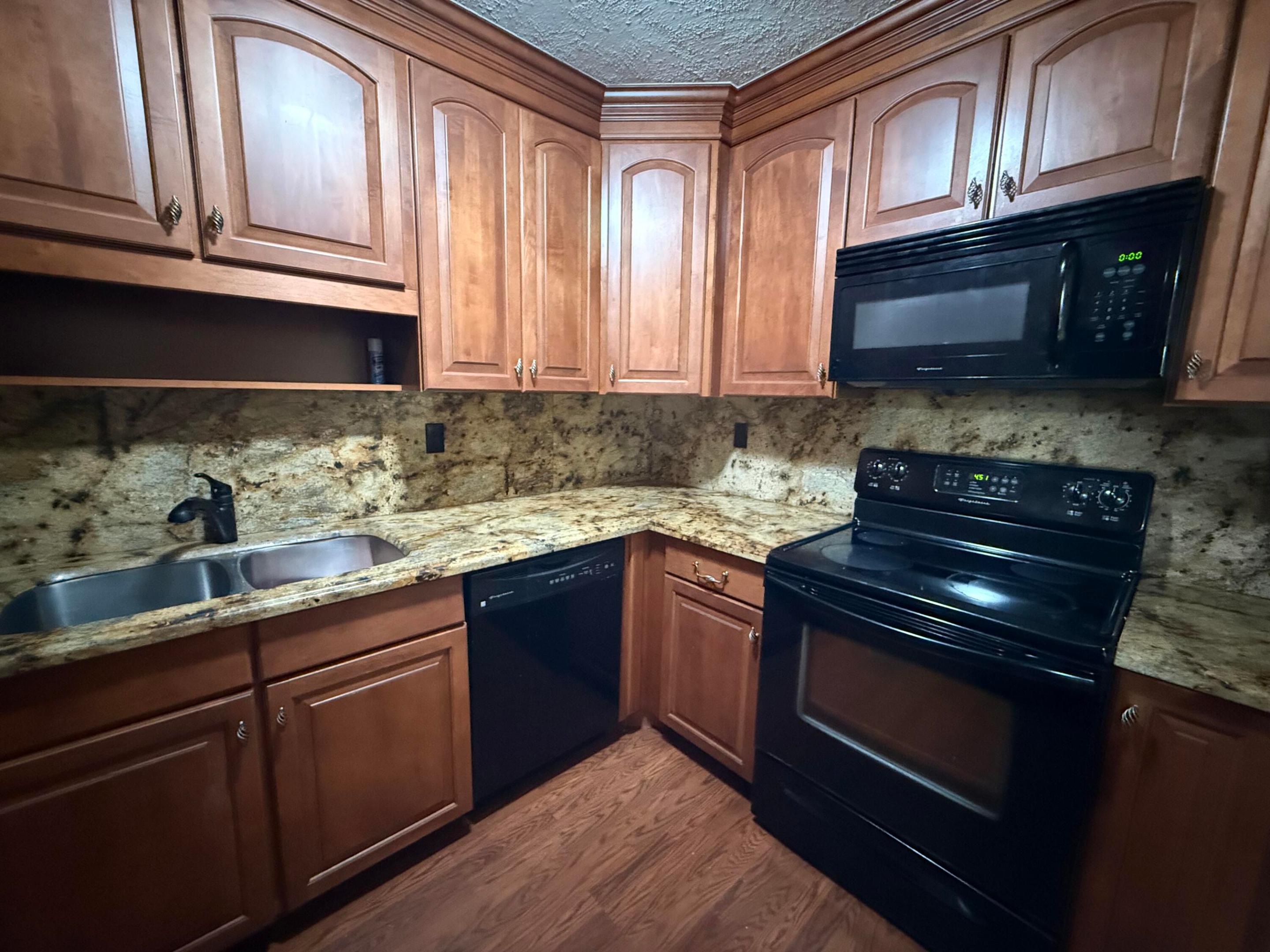 ROLLING HILLS GOLF AND TENNIS #1 - Residential Lease