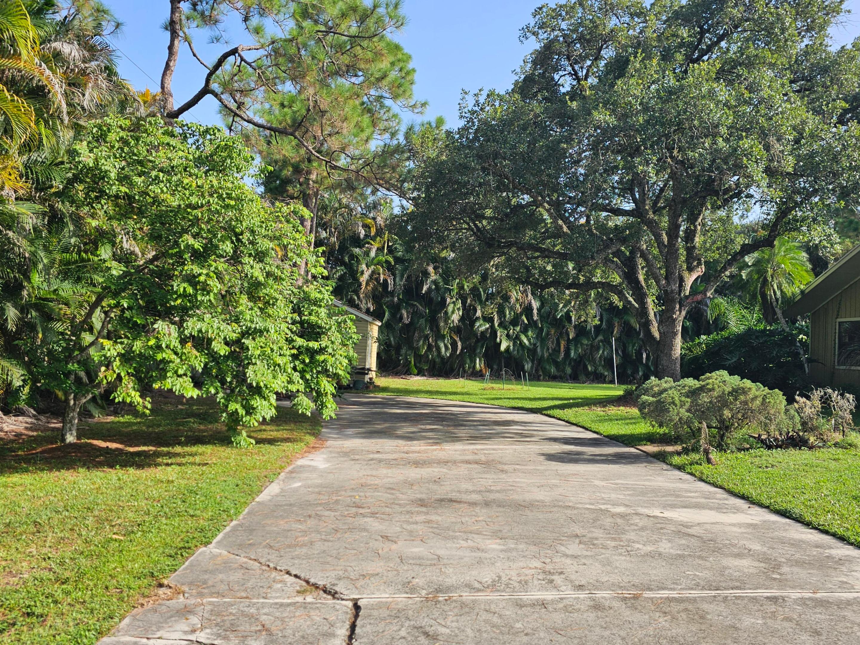 PALM BEACH COUNTRY ESTATES - Residential