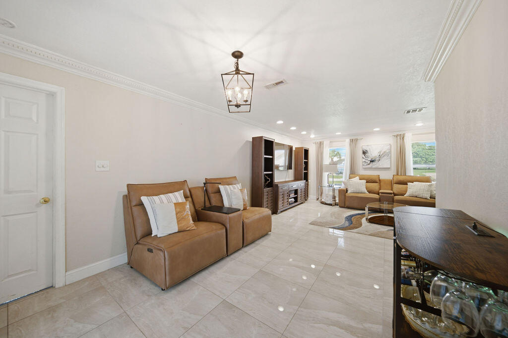CORAL SPRINGS COUNTRY CLUB - Residential