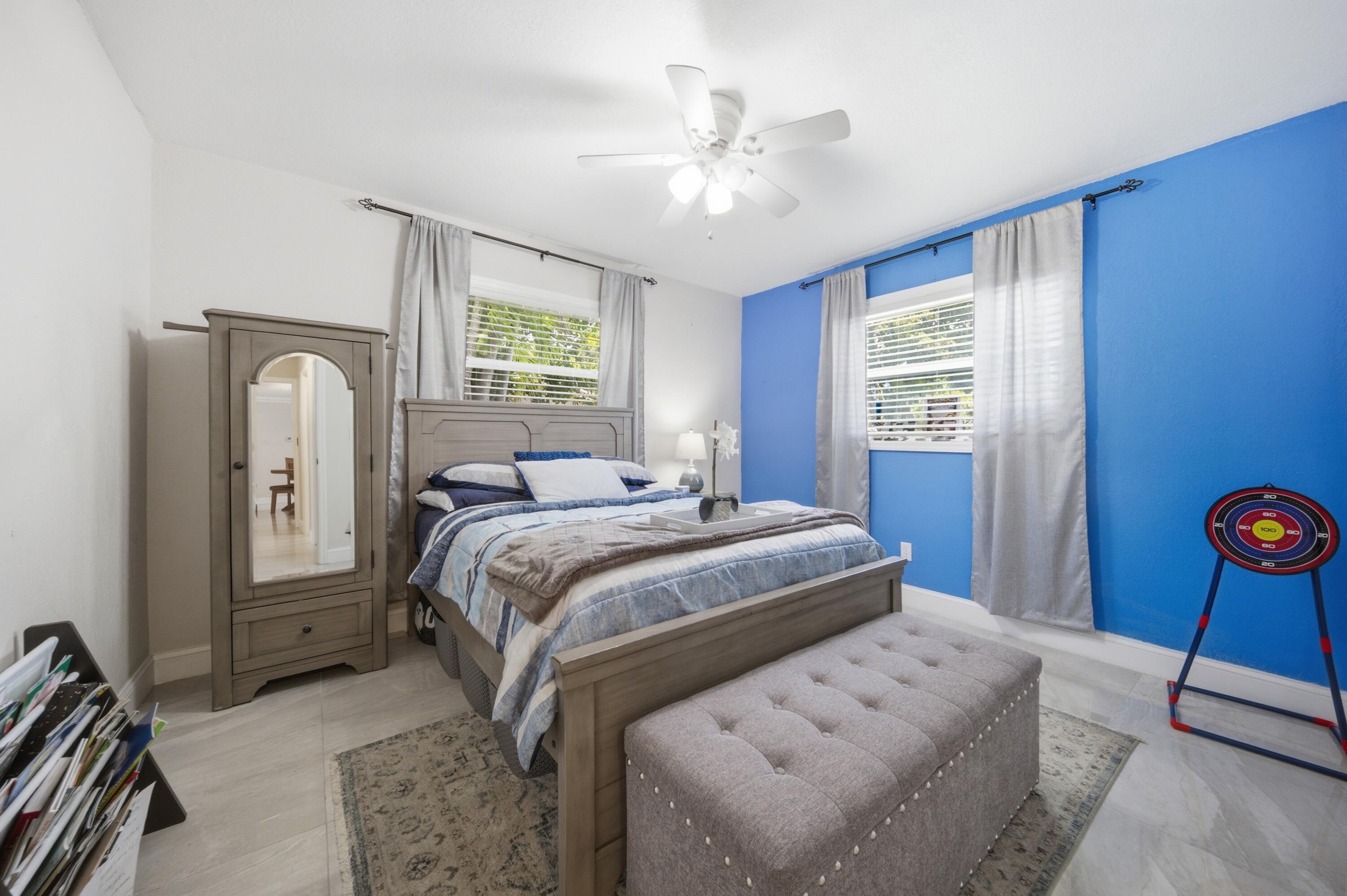 CORAL SPRINGS COUNTRY CLUB - Residential
