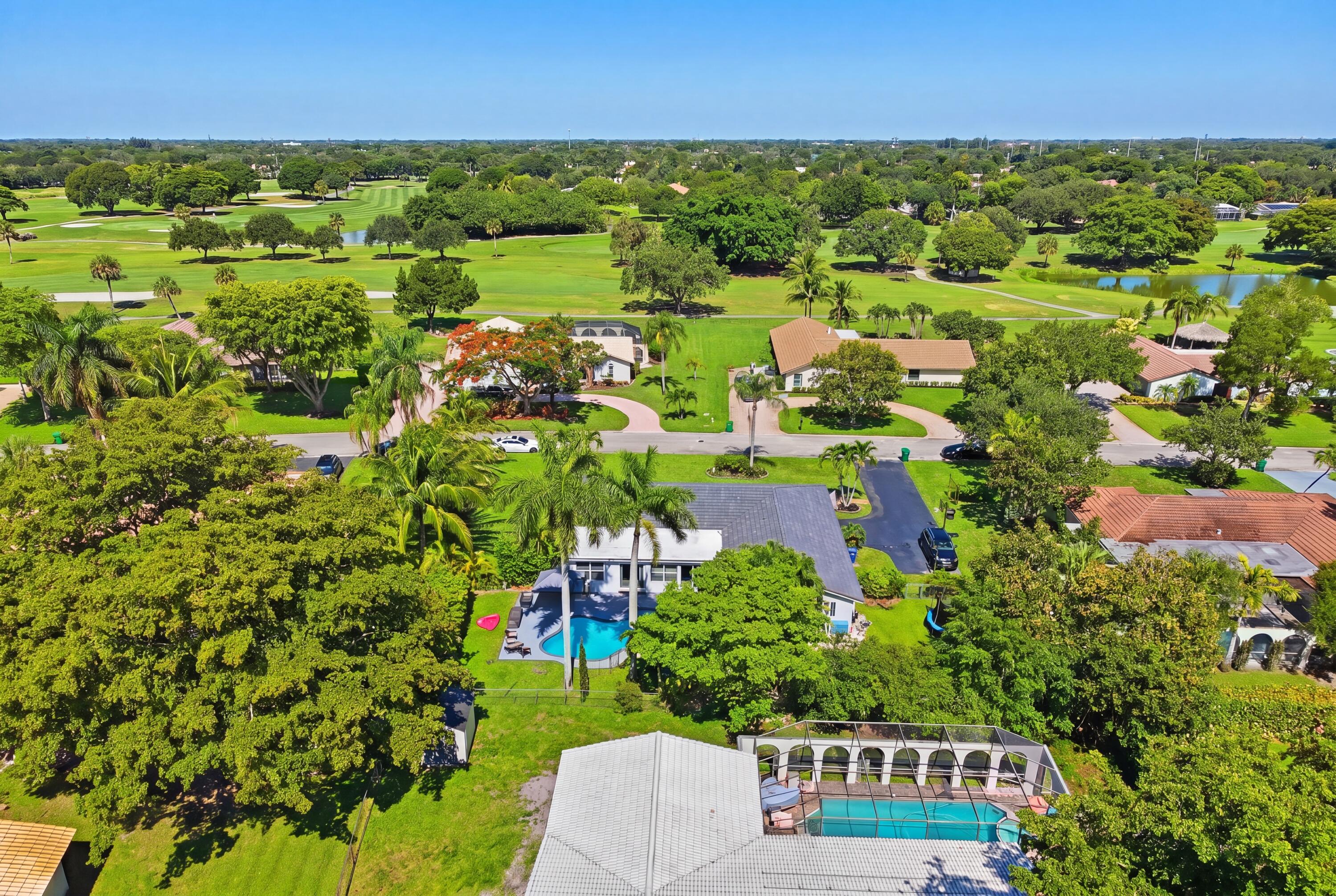 CORAL SPRINGS COUNTRY CLUB - Residential