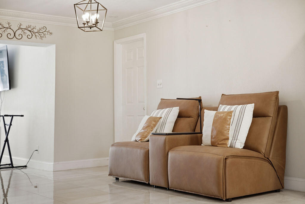 CORAL SPRINGS COUNTRY CLUB - Residential