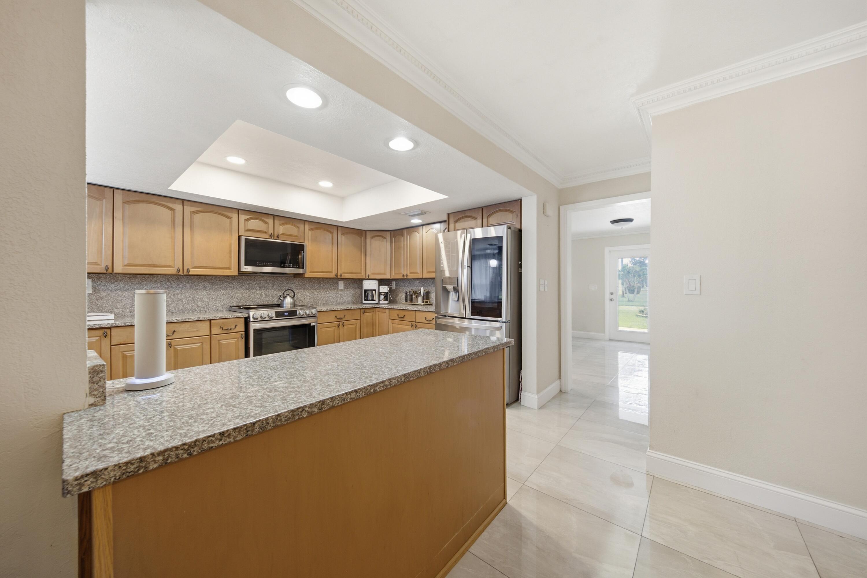 CORAL SPRINGS COUNTRY CLUB - Residential