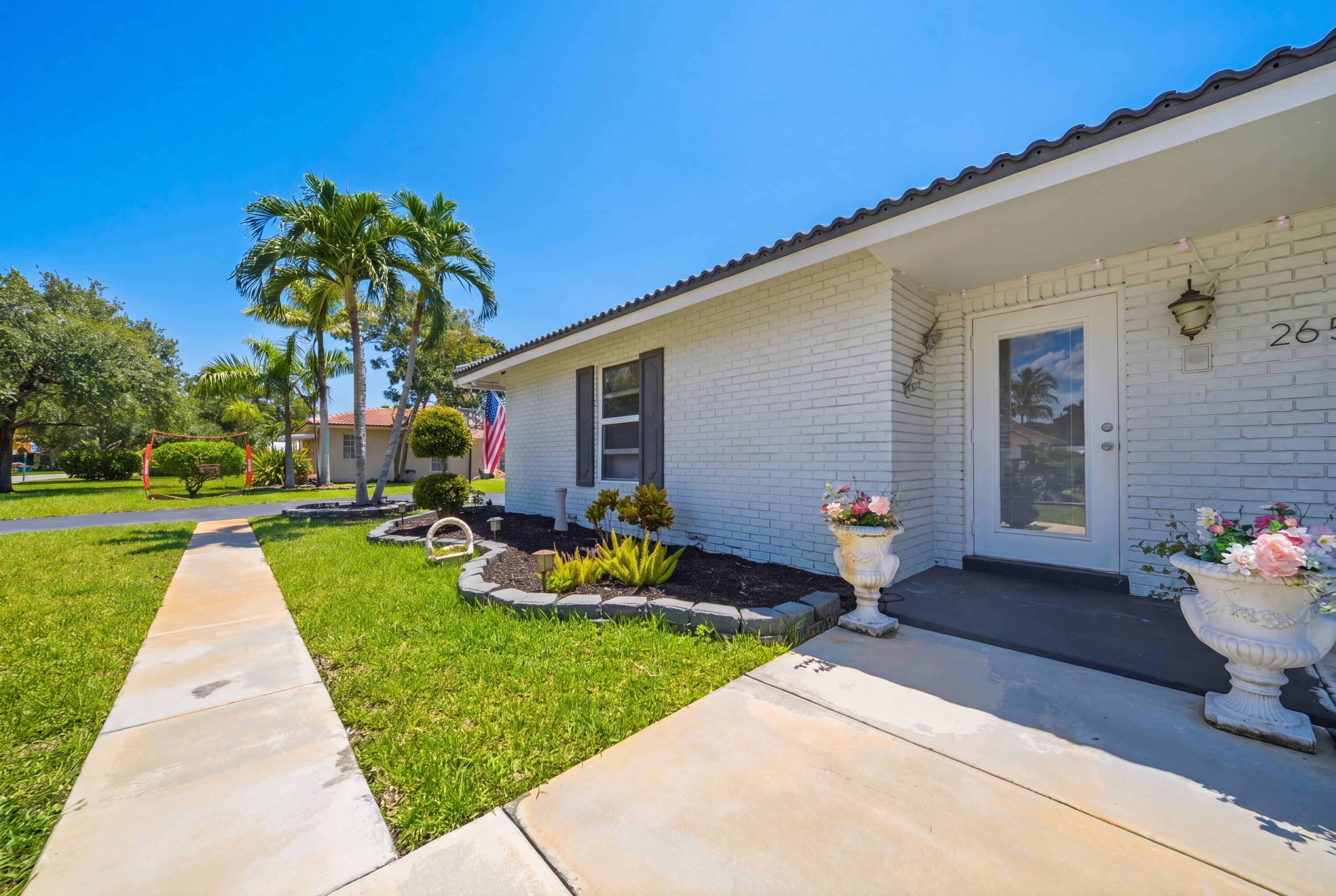 CORAL SPRINGS COUNTRY CLUB - Residential