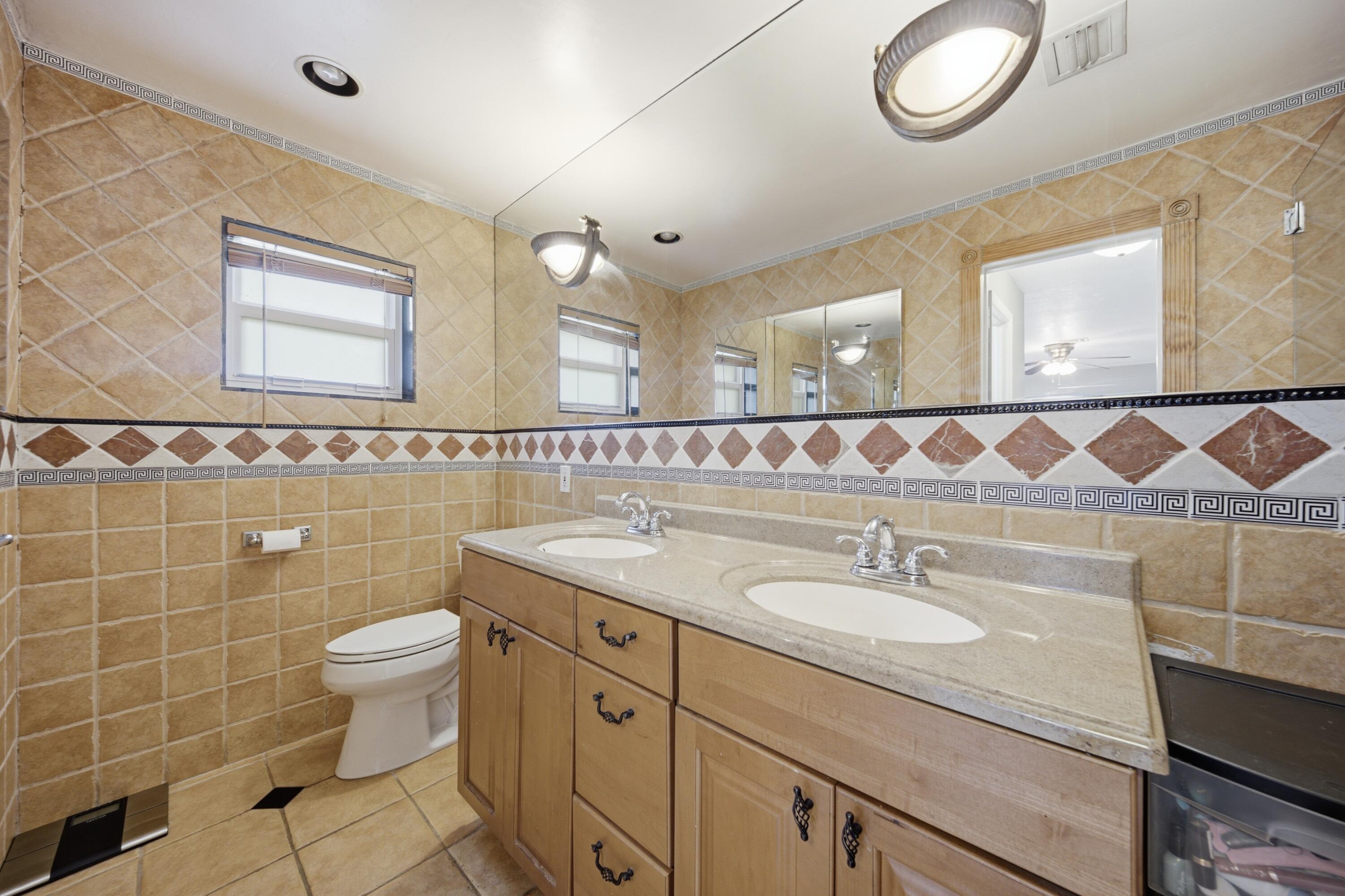 CORAL SPRINGS COUNTRY CLUB - Residential