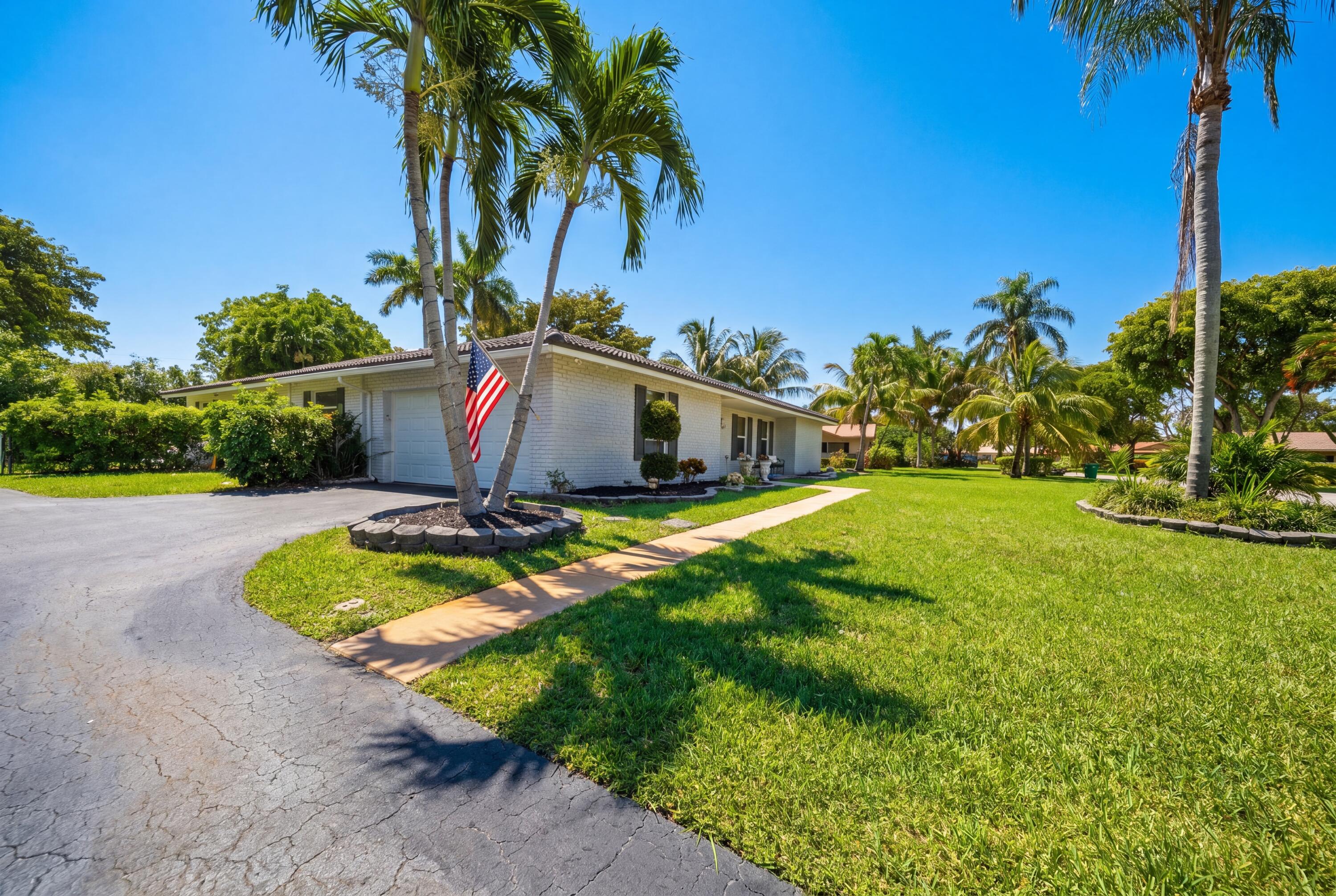 CORAL SPRINGS COUNTRY CLUB - Residential