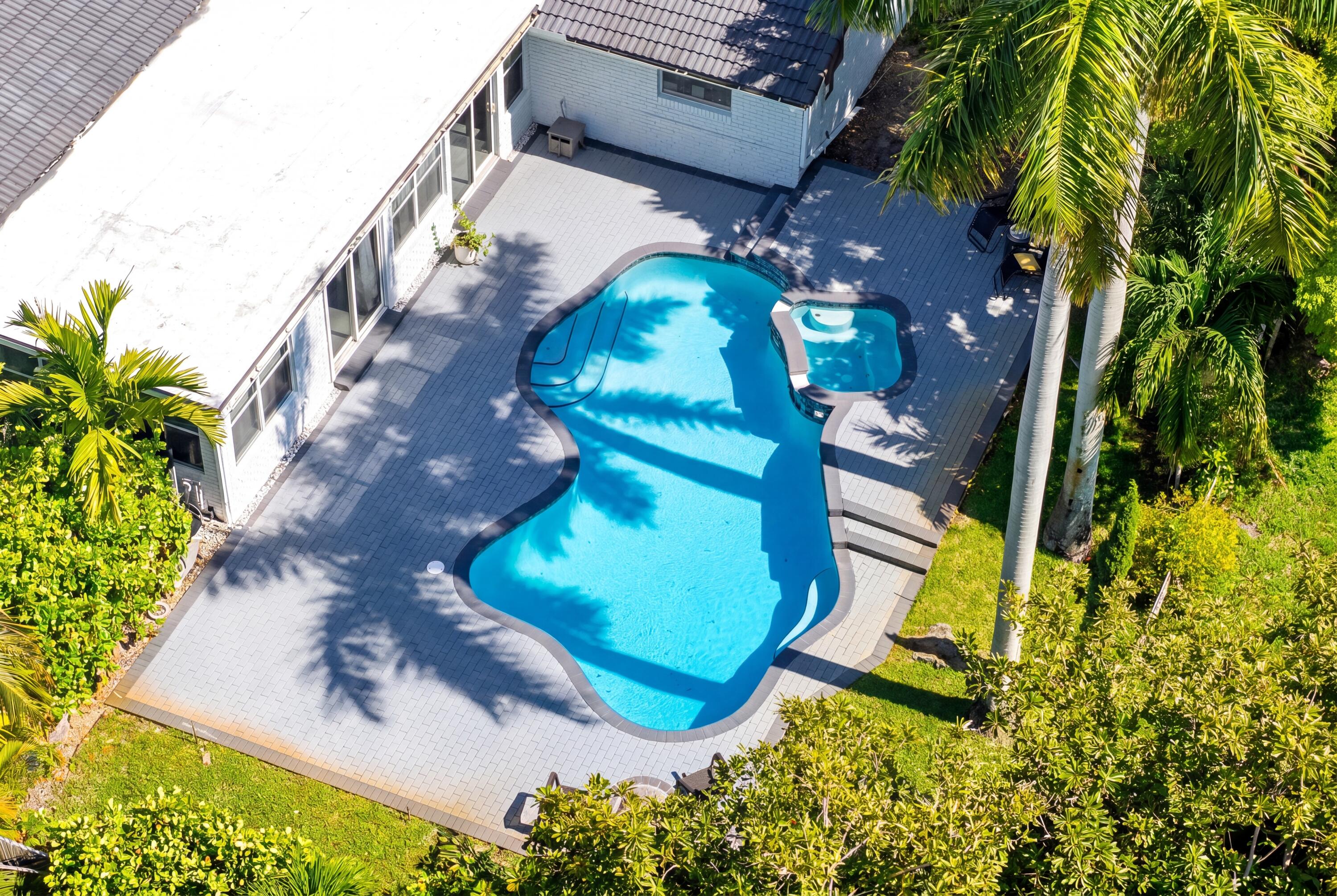 CORAL SPRINGS COUNTRY CLUB - Residential
