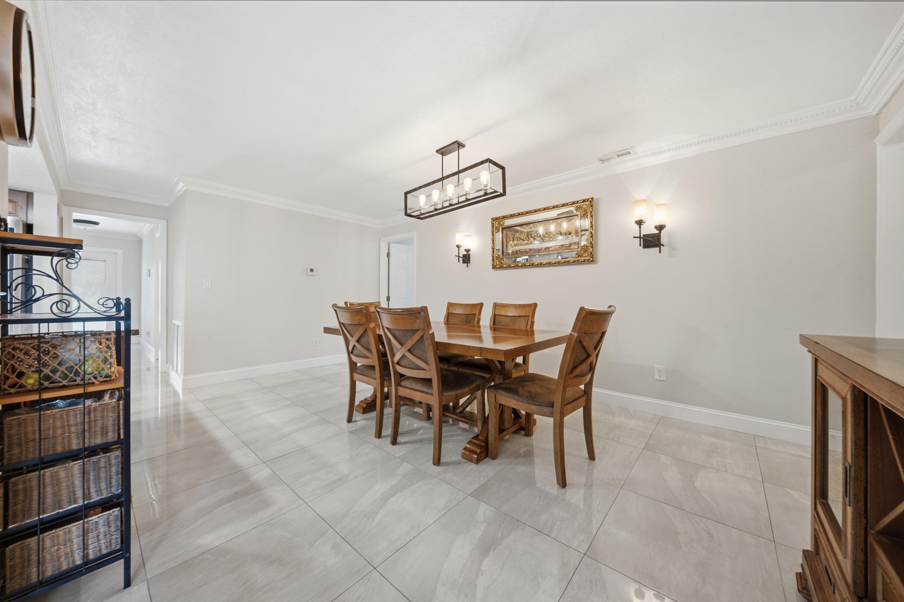 CORAL SPRINGS COUNTRY CLUB - Residential