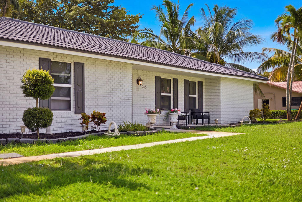 CORAL SPRINGS COUNTRY CLUB - Residential