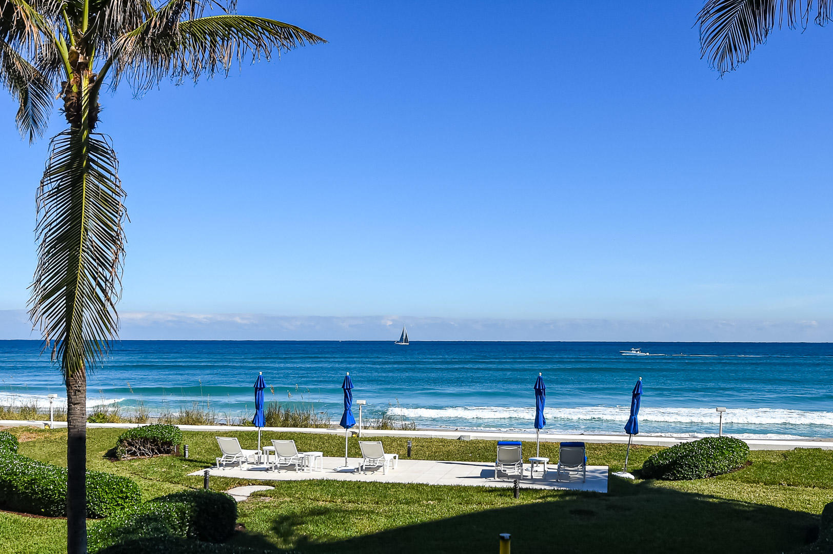 Beautifully renovated direct ocean front apartment.  Furnished by top designer.  This is a turn key situation.  Ready for the 2021 Season!