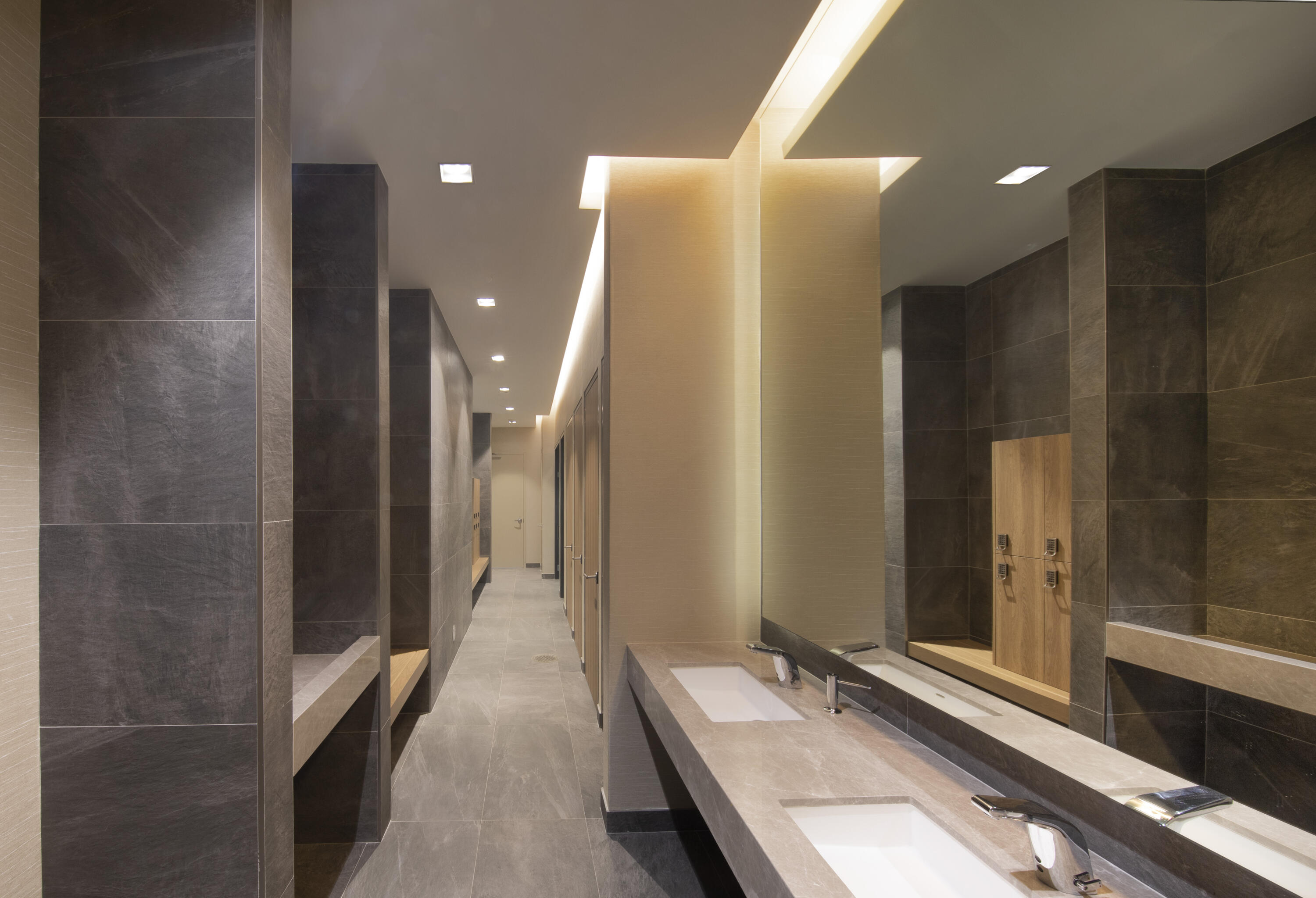 THE HARBOUR NORTH CONDO - Residential Lease