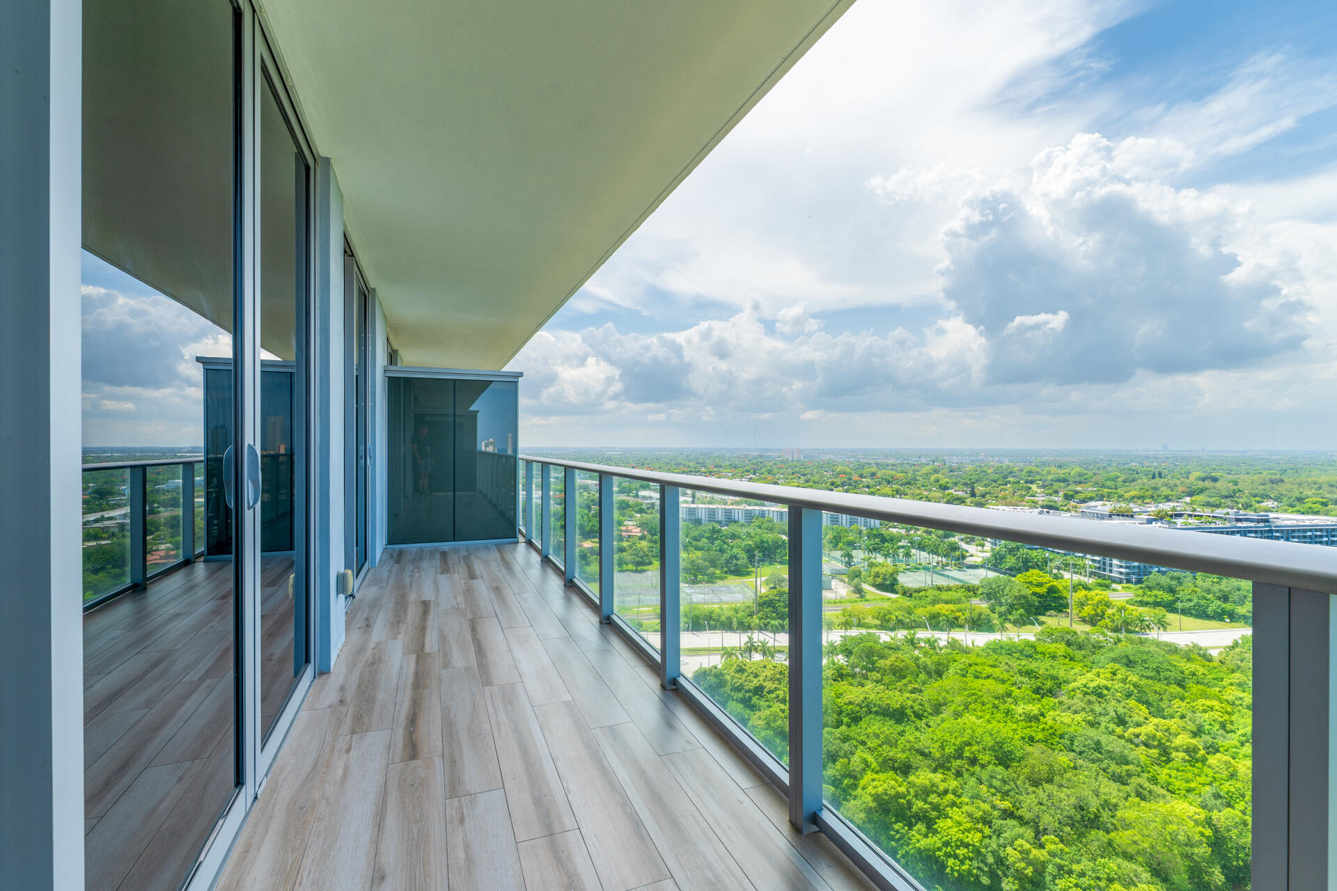 THE HARBOUR NORTH CONDO - Residential Lease