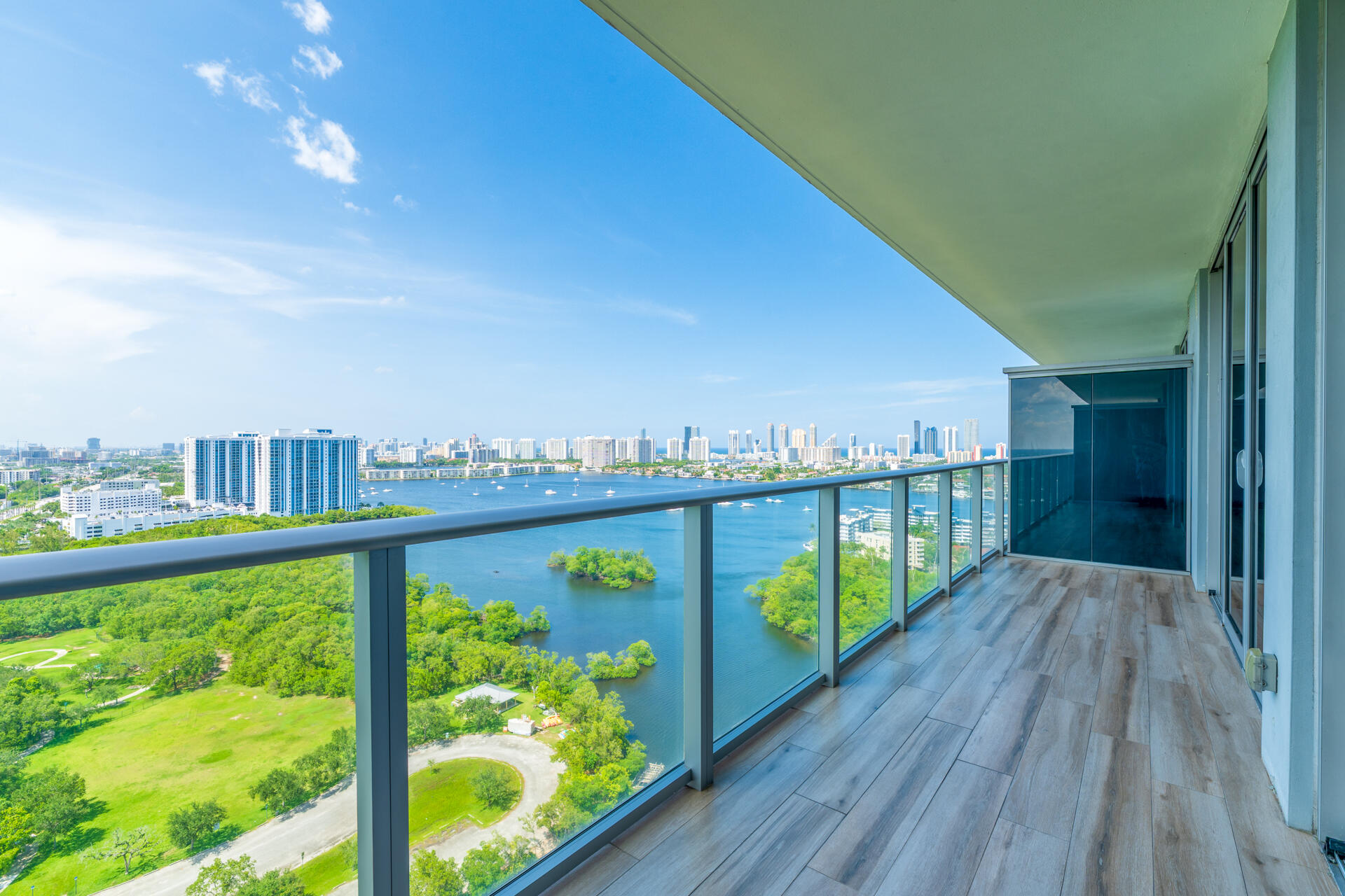 THE HARBOUR NORTH CONDO - Residential Lease